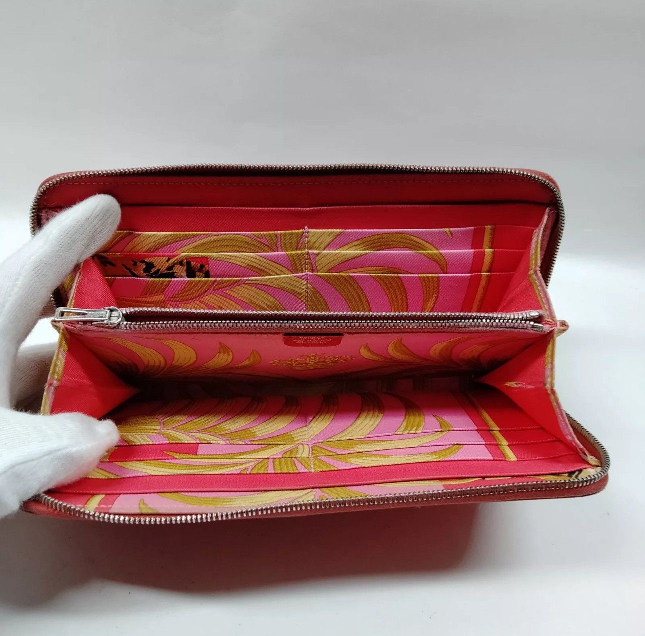 Hermes Hermes Long Wallet Red Leather in excellent condition. Size ONE SIZE - 4 Thumbnail