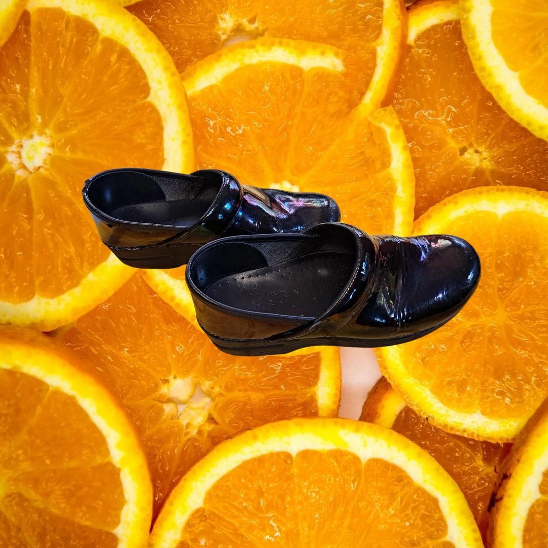 Dansko Dansko Iridescent Black Clog/Mule Size 39 Size ONE SIZE - 1 Thumbnail