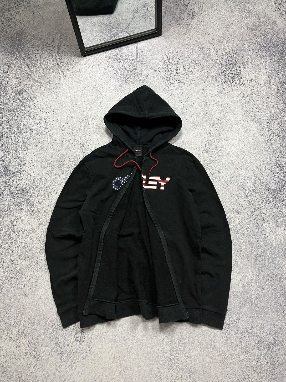 Oakley Vintage Oakley Big Logo USA Flag Zip-Up Hoodie Hype Y2k Size US L / EU 52-54 / 3 - 10 Thumbnail