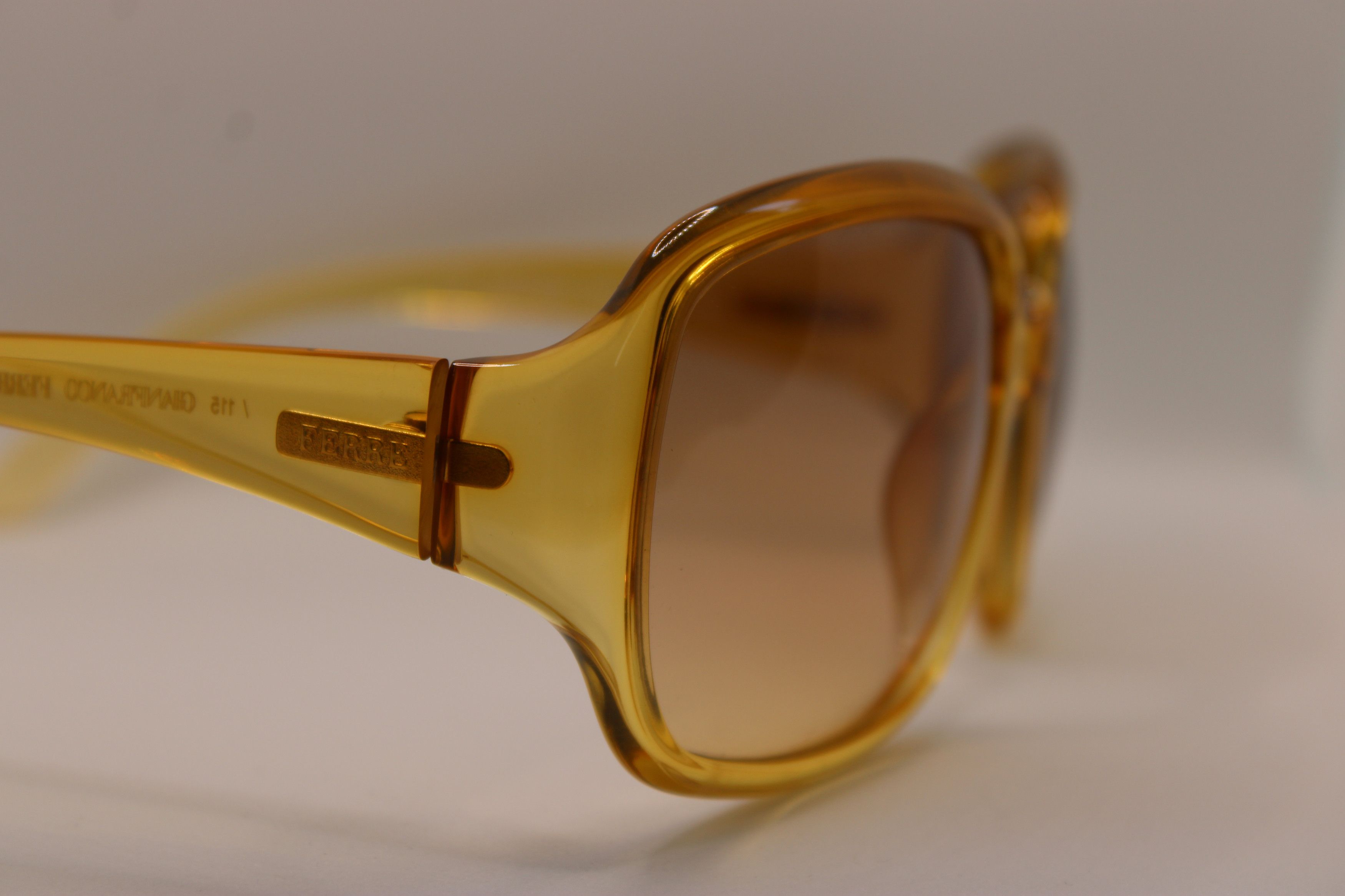 Gianfranco Ferre Fantastic Vtg. Gianfranco Ferre Yellow Sunglasses Size ONE SIZE - 5 Thumbnail