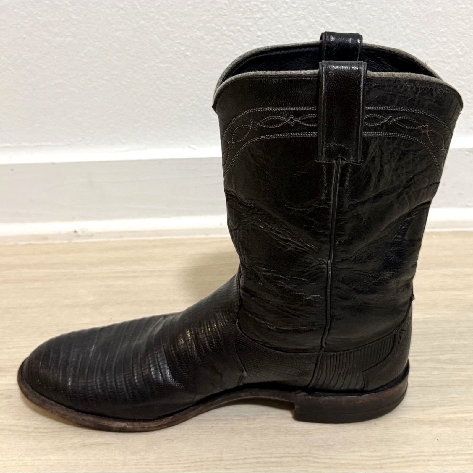 Justin Boots VINTAGE Justin Boots 3112 Cowboy Boot Mid-Calf Leather Black D Mens 10US 44EU Lizard Embroidered Western Cowboy Leather Outsole Boots Size US 10 / EU 43 - 7 Thumbnail