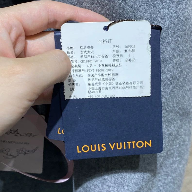 Louis Vuitton Louis Vuitton Grey presbyopic full-print double-sided hood Size XXS / US 00 / IT 34 - 7 Thumbnail