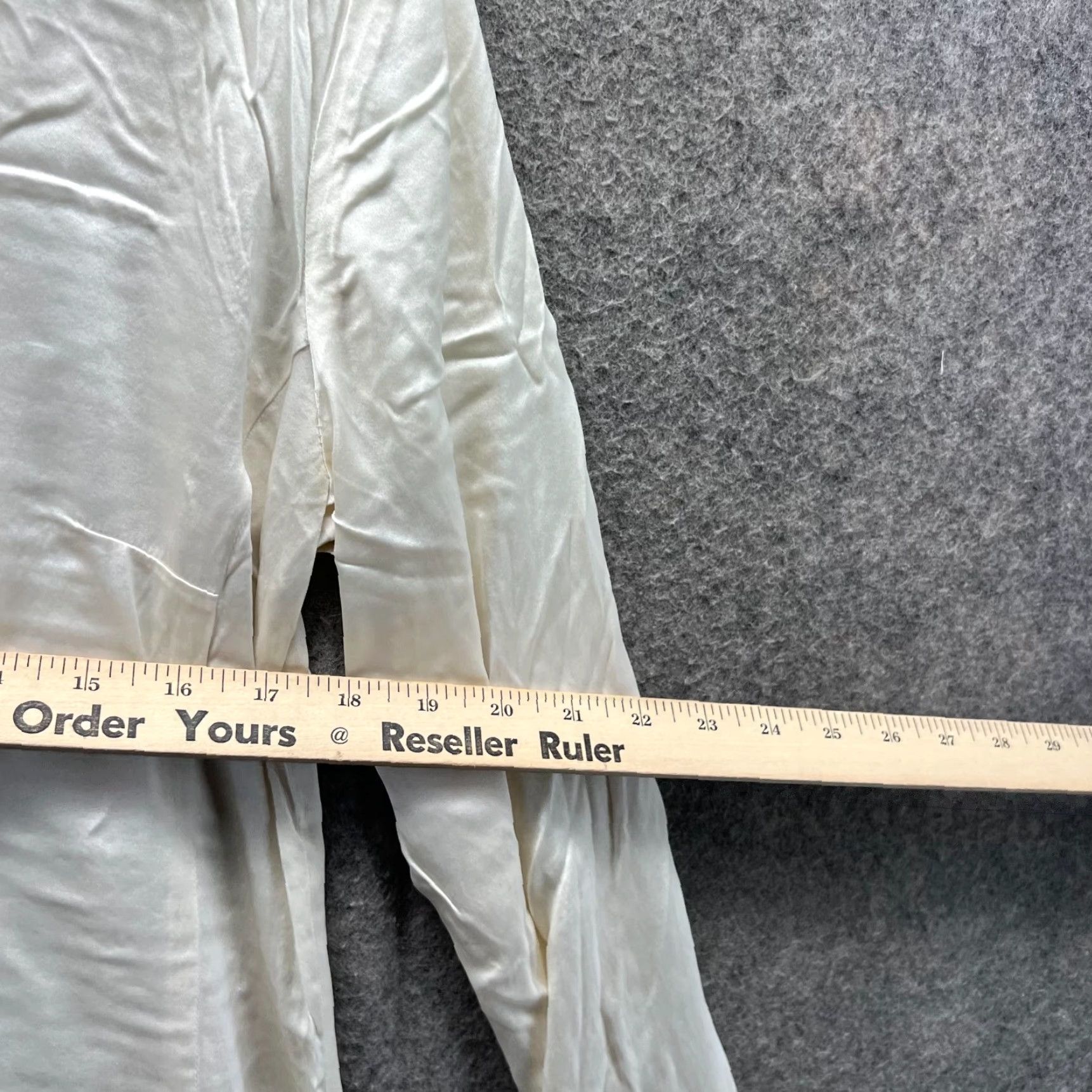Vintage Chico's Shirt Dress Womens Small Beige Silk Satin Button Down Long Sleeve Casual Knee Length) Size S / US 4 / IT 40 - 5 Thumbnail