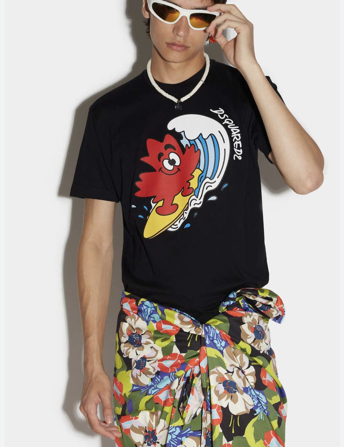 Dsquared2 D2 MAPLE SURF COOL T-SHIRT Size US L / EU 52-54 / 3 - 1 Thumbnail