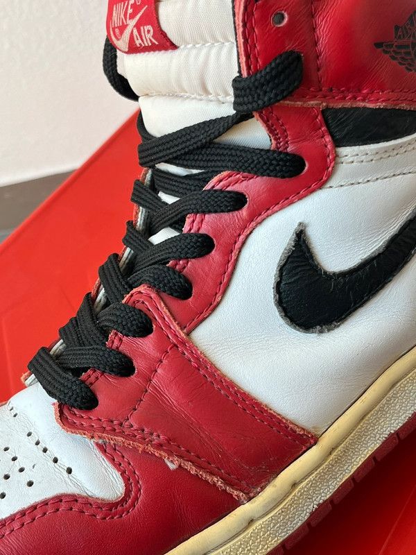 Jordan Brand Air Jordan 1 Retro Chicago 1994 Vintage Authentic Size US 8 / EU 41 - 10 Thumbnail