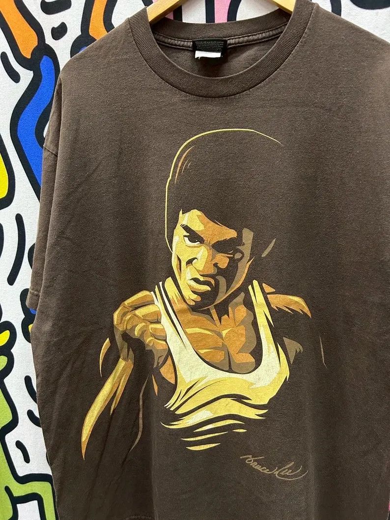 Vintage Vintage 2000s Bruce Lee tshirt size XL Size US XL / EU 56 / 4 - 1 Thumbnail