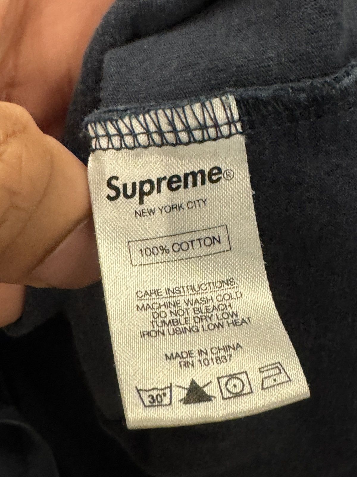 Supreme Supreme navy blue long sleeve sz L Size US L / EU 52-54 / 3 - 7 Thumbnail