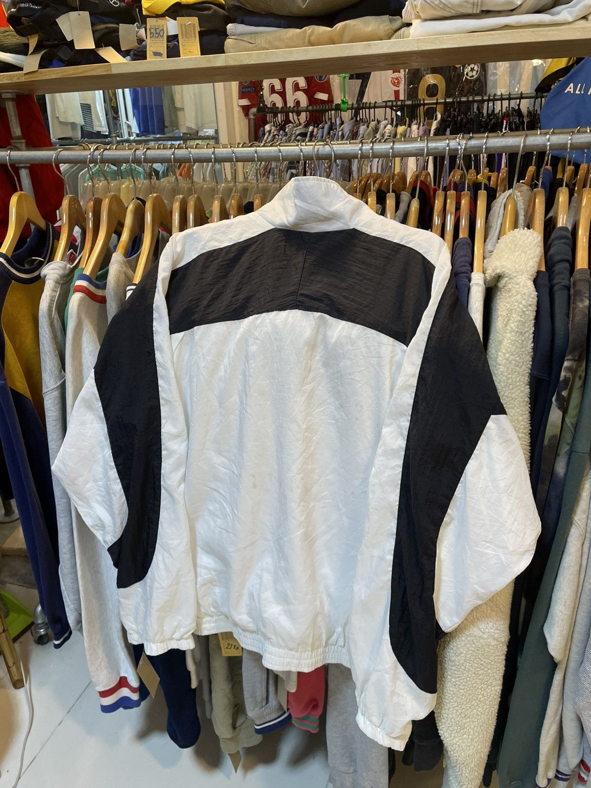 Nike Vintage Nike Windbreaker Jacket Size US S / EU 44-46 / 1 - 3 Thumbnail