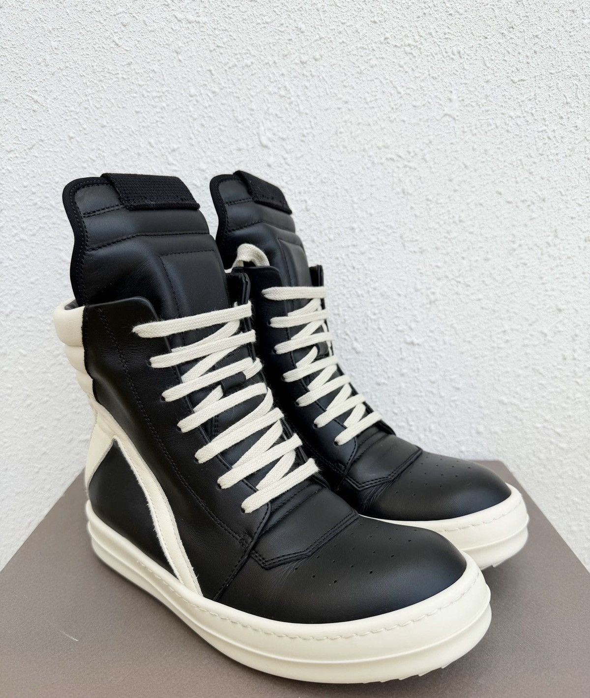 Rick Owens Rick Owens Geobasket High-Top Sneakers Black & White Size US 5 / IT 35 - 1 Thumbnail