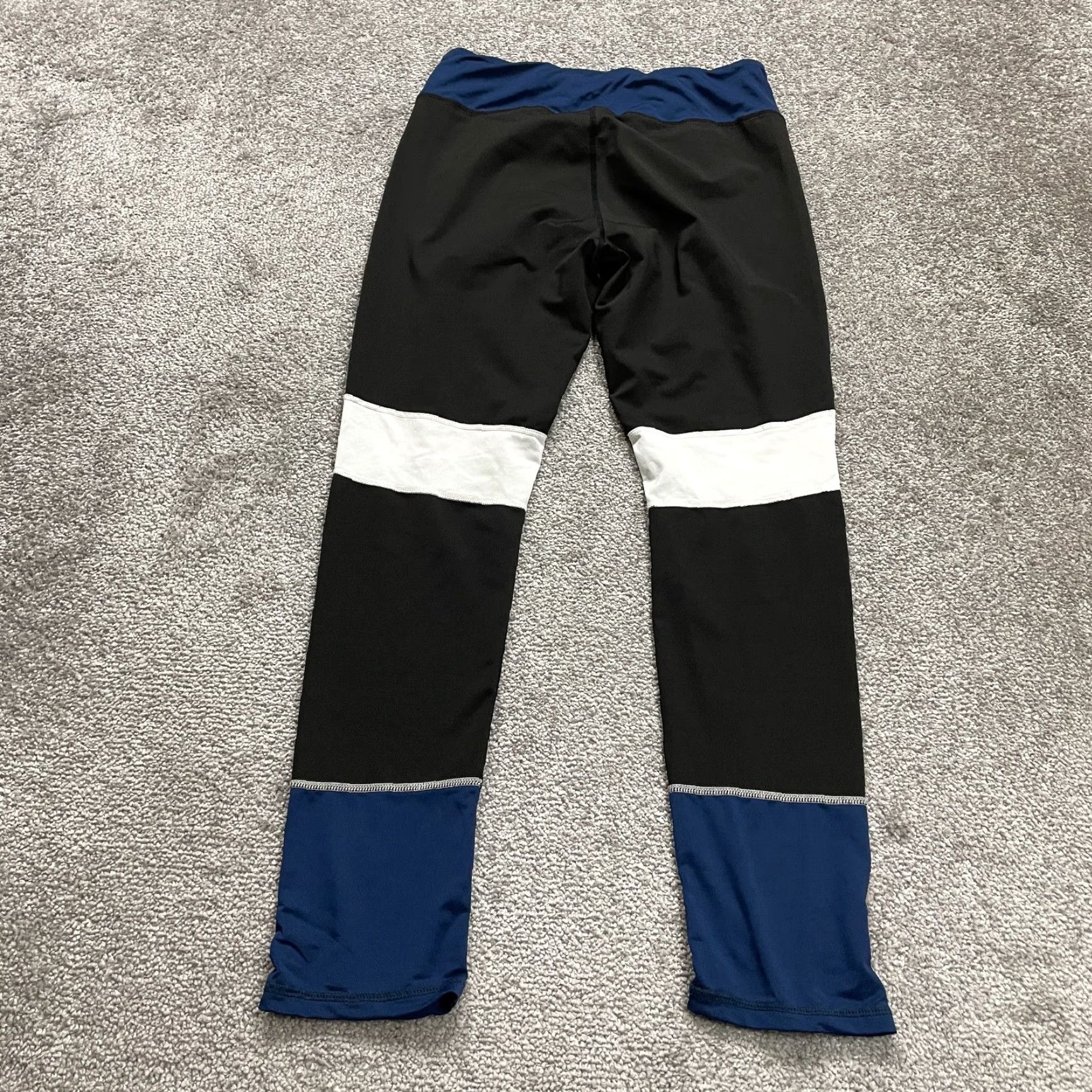 Shein VINTAGE Shein Active Compression Leggings Womens Large Black White Blue Striped 26x26 Size 36" / US 14 / IT 50 - 2 Thumbnail