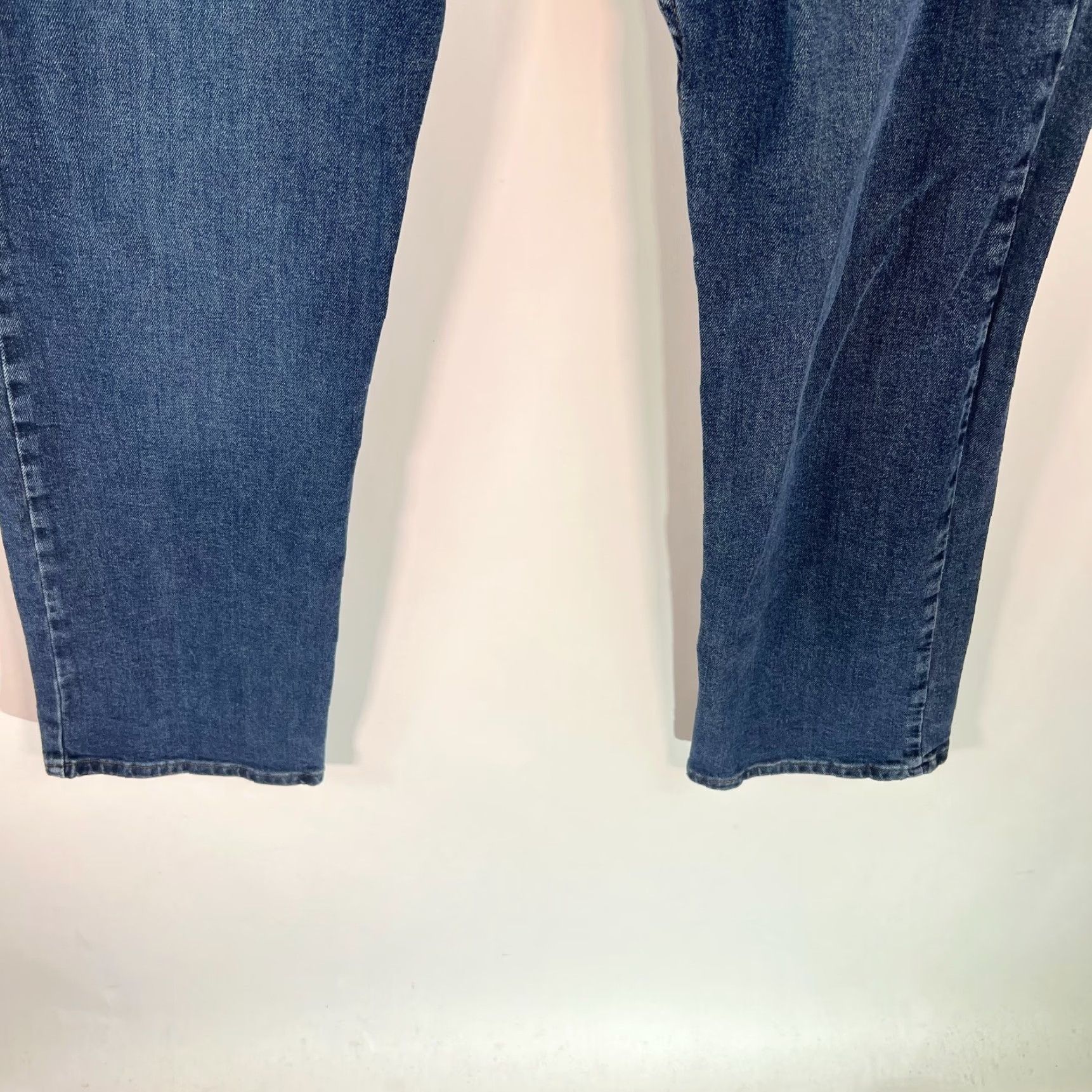 Wrangler Wrangler Mens Relaxed Fit Jeans 5-Pocket Design Straight Blue Denim Size 34x32 Mens Jeans DigitalFit? Size US 34 / EU 50 - 7 Thumbnail