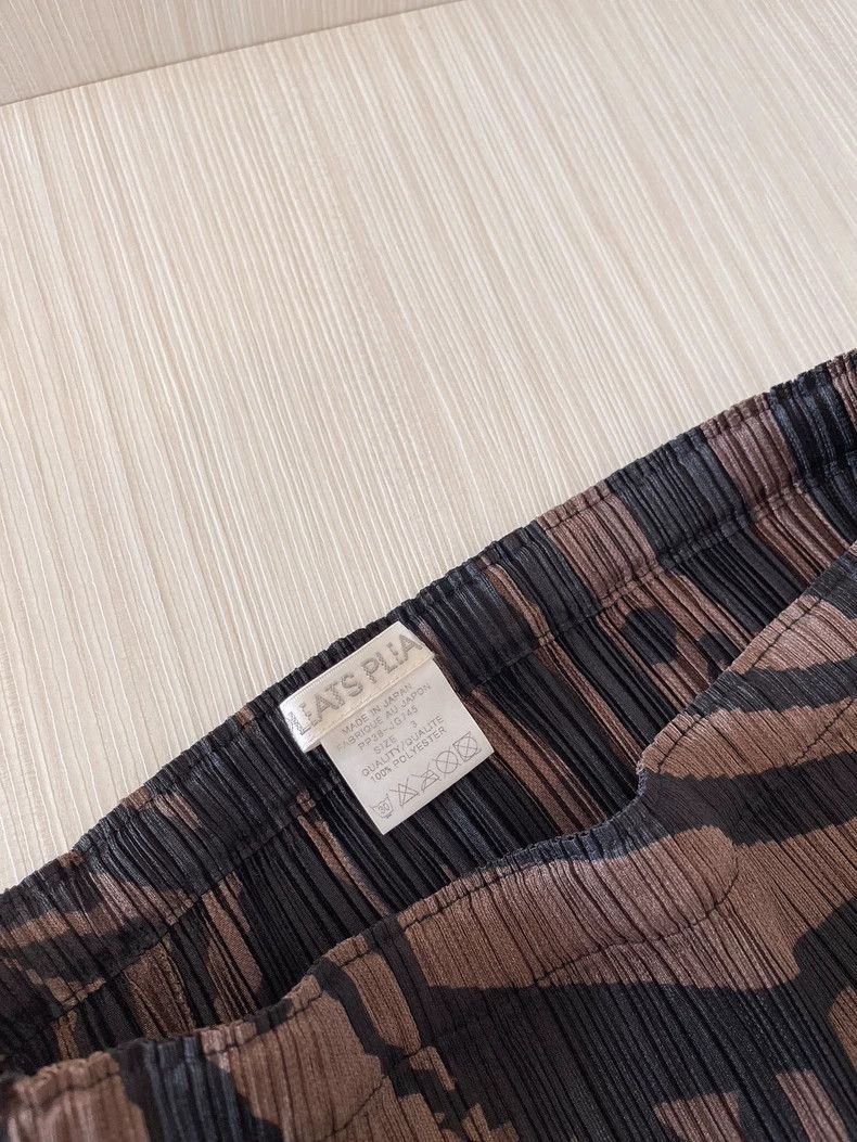 Issey Miyake issey miyake size:3 African life graffiti skirt Size 42" / US 20 - 3 Thumbnail