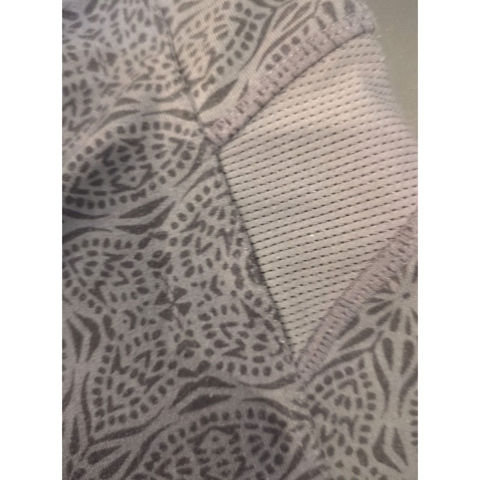 Athleta Athleta Leggings Capri Womens Medium Gray Stretch Pockets Tapered Flat Front Regular Size Type Pants Capris workout Casual Travel Workwear Size 32" / US 10 / IT 46 - 3 Thumbnail