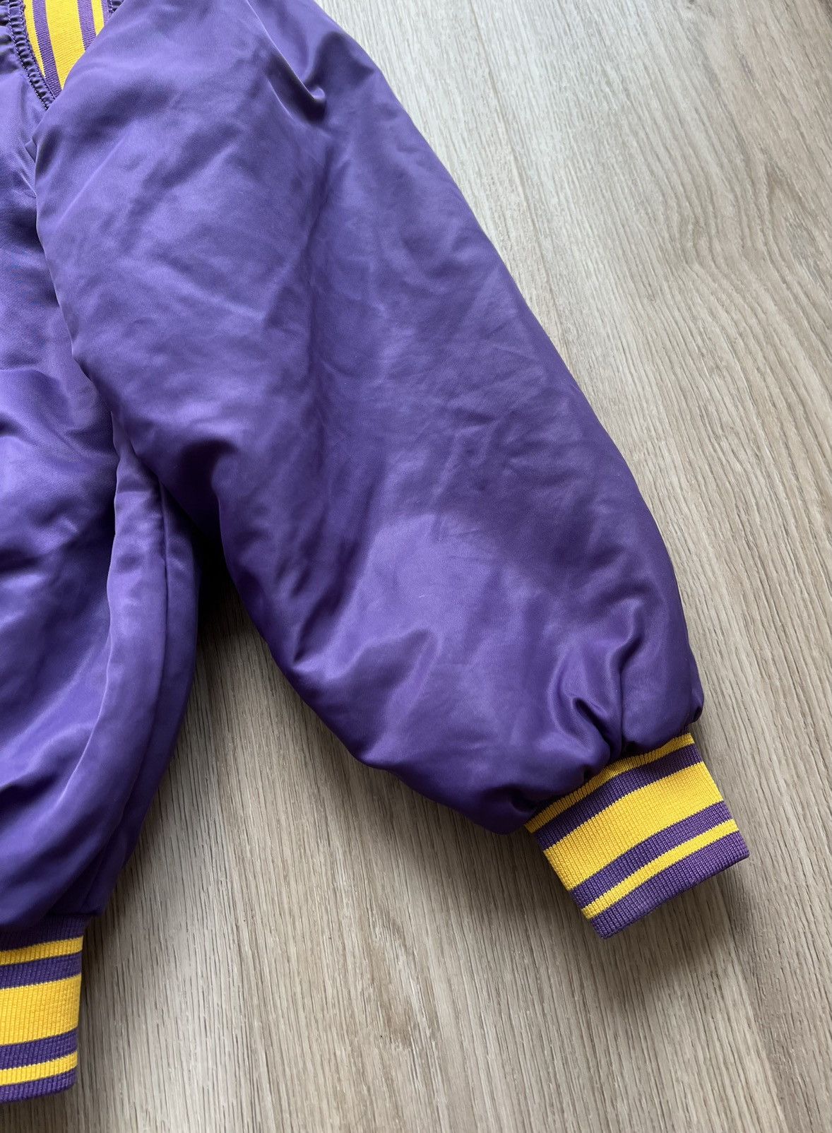 NBA × Vintage Vintage 80-90s NBA L.A. Lakers Purple Bomber Varsity Jacket Size US L / EU 52-54 / 3 - 19 Thumbnail