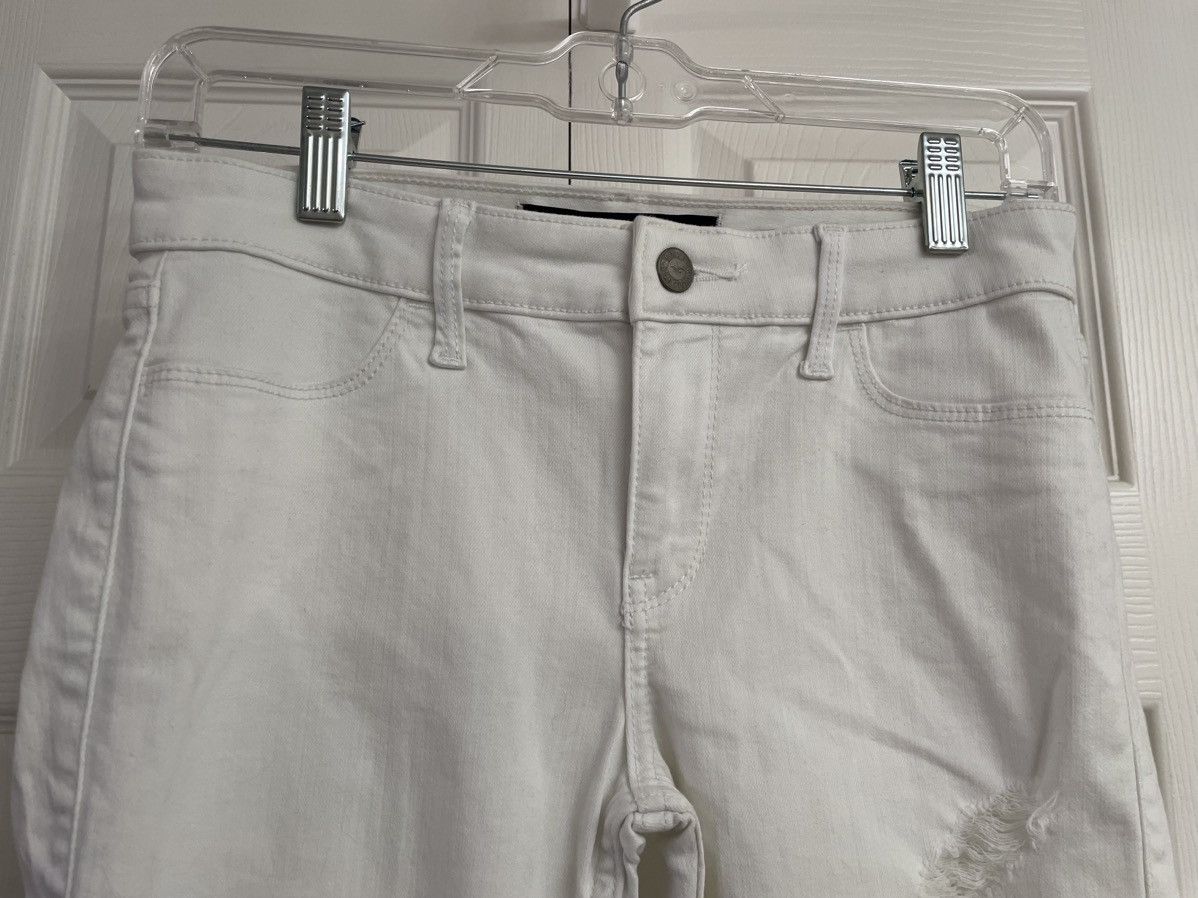Hollister HollisterSize 5R White Distressed Low Rise Crop Jean Legging Size 28" / US 6 / IT 42 - 2 Thumbnail