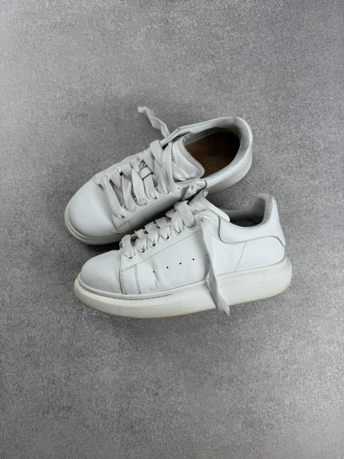 Alexander McQueen Alexander McQueen White Leather Sneakers Size 42 Size US 9 / EU 42 - 2 Thumbnail