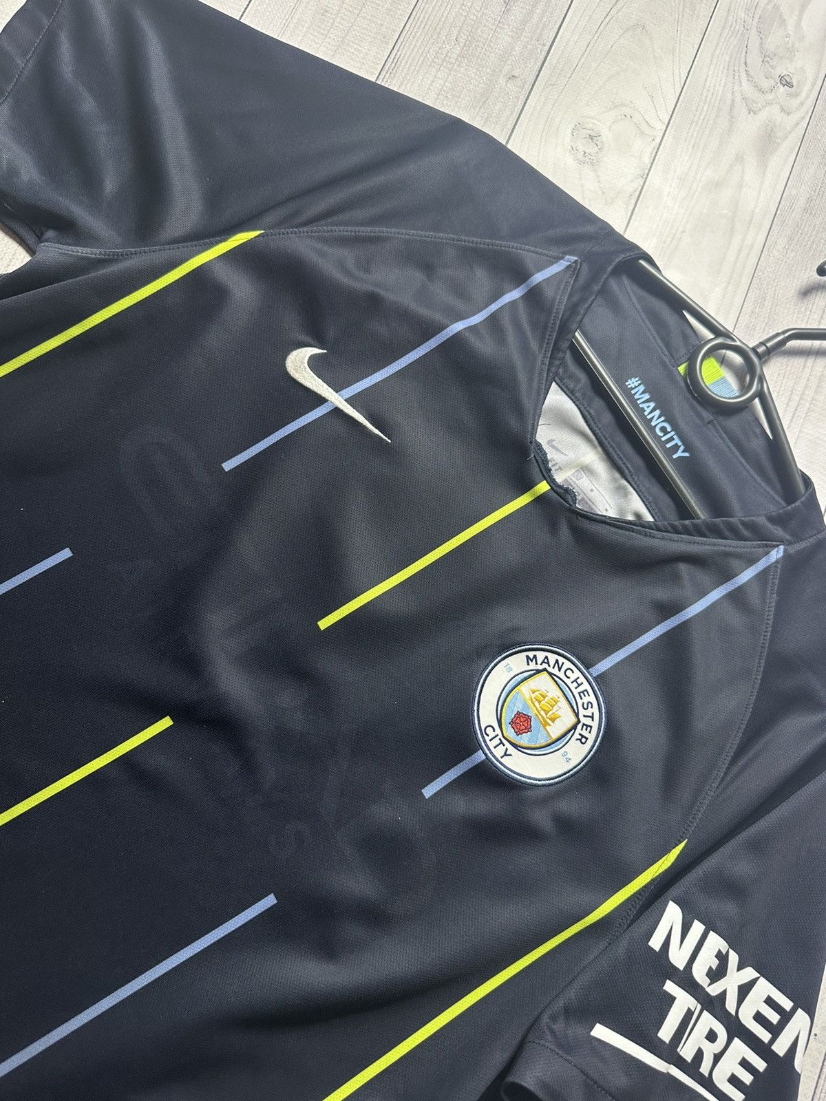 Nike × Vintage Vintage Nike Manchester City soccer jersey navy size L Size US L / EU 52-54 / 3 - 5 Thumbnail