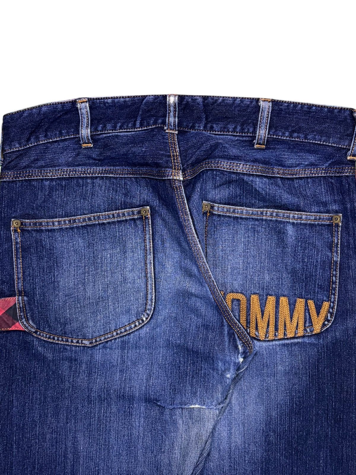 Tommy Hilfiger × Tommy Jeans Vintage Tommy Blue Wash Carpenter Distressed Loose Jeans Size US 32 / EU 48 - 9 Thumbnail