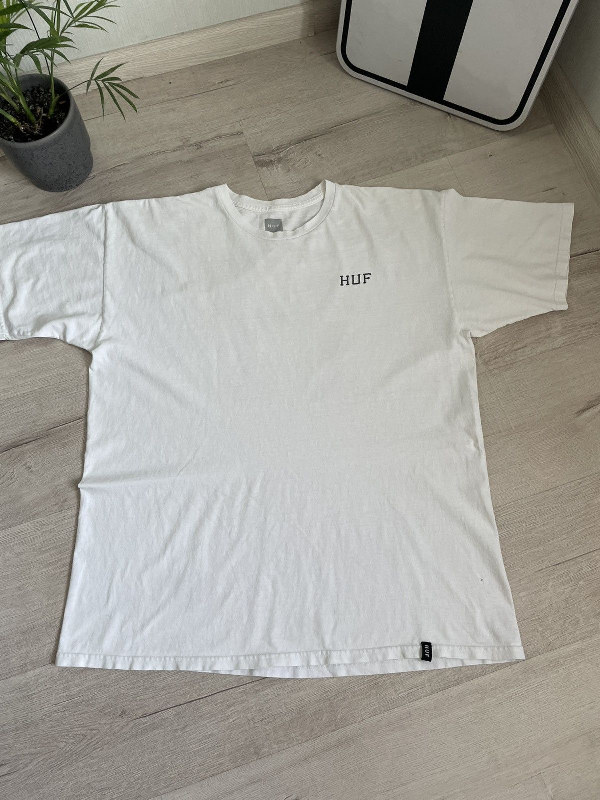 Huf Vintage Rare Huf Skate Co T-shirt Big H Logo with rose Sk8 Size US XL / EU 56 / 4 - 6 Thumbnail