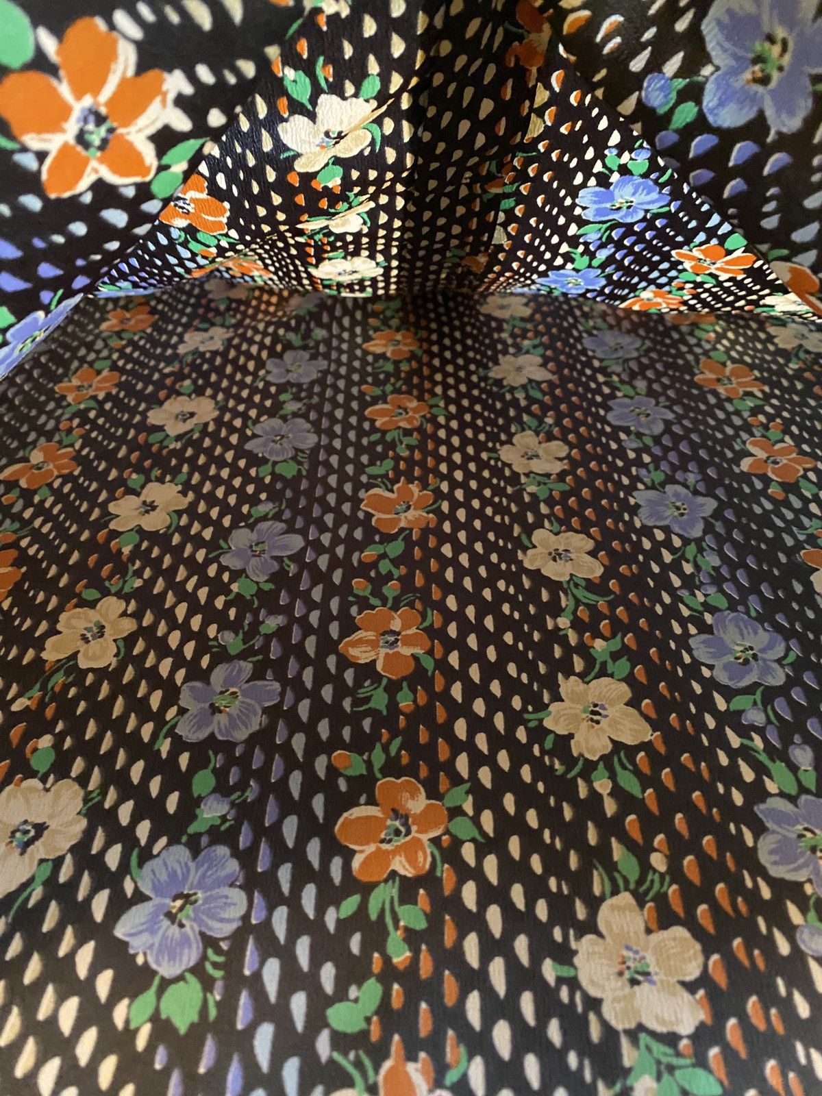 Retrofit × Vintage Vintage 60s/70s Kmart Flowers All Over Polyester Button Up Size M / US 6-8 / IT 42-44 - 7 Thumbnail