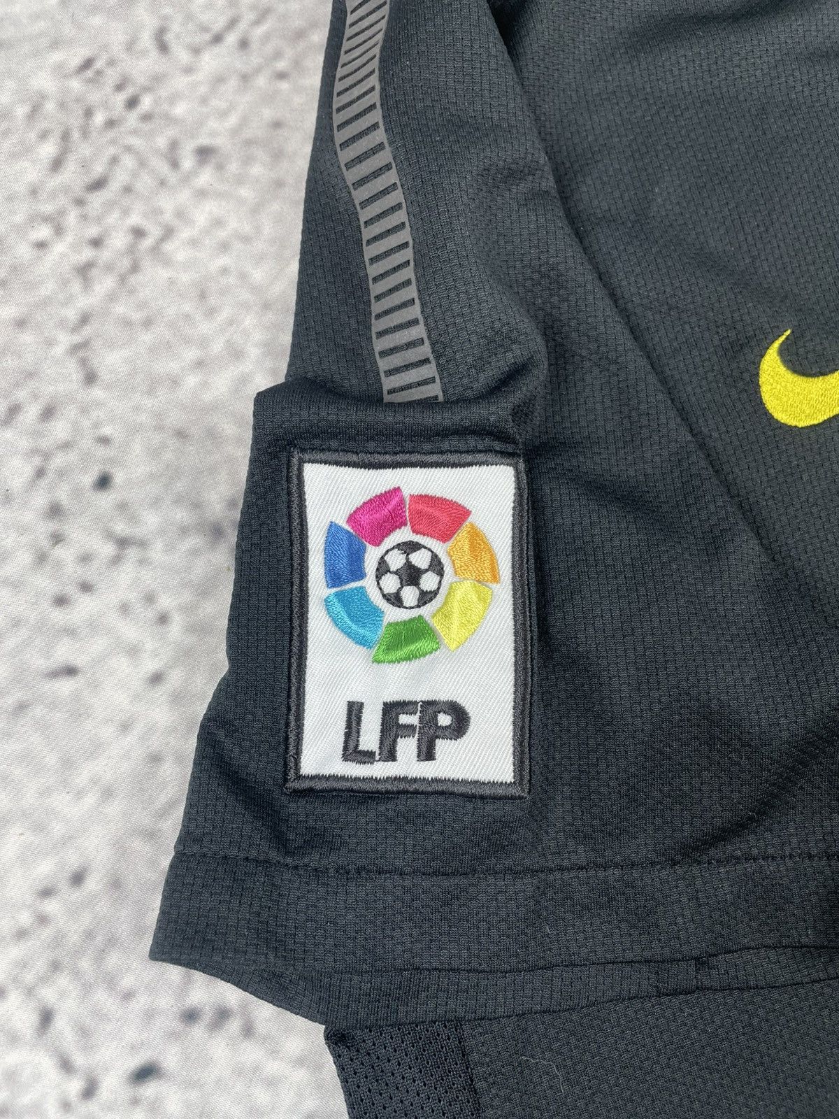 Nike Nike L FC Barcelona 11/12 Away Jersey Alexis Sánchez OG Size US L / EU 52-54 / 3 - 3 Thumbnail