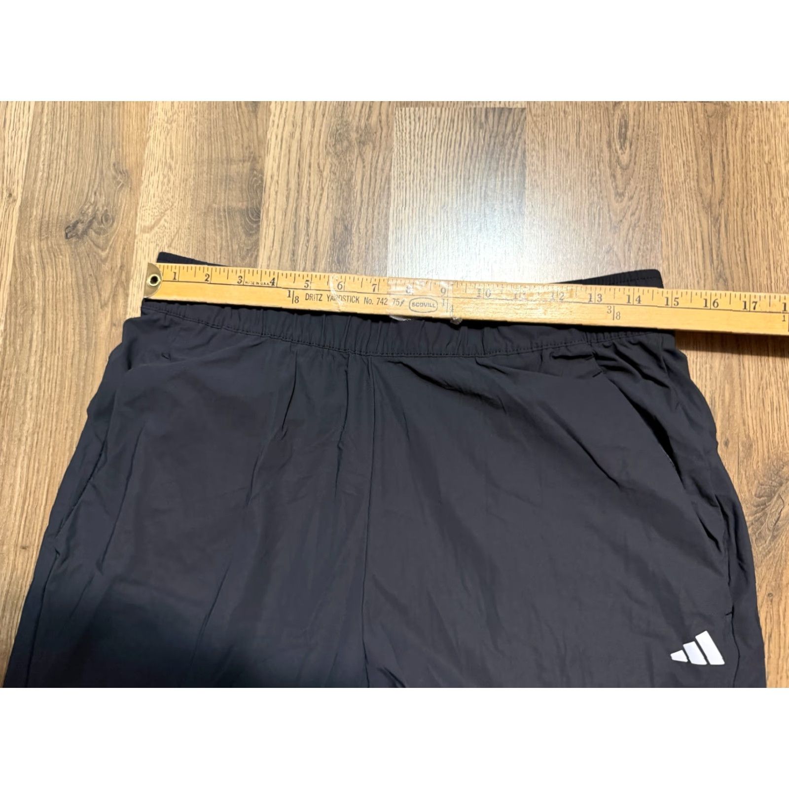Adidas VINTAGE? No. (Oops) Size 32" / US 10 / IT 46 - 6 Thumbnail