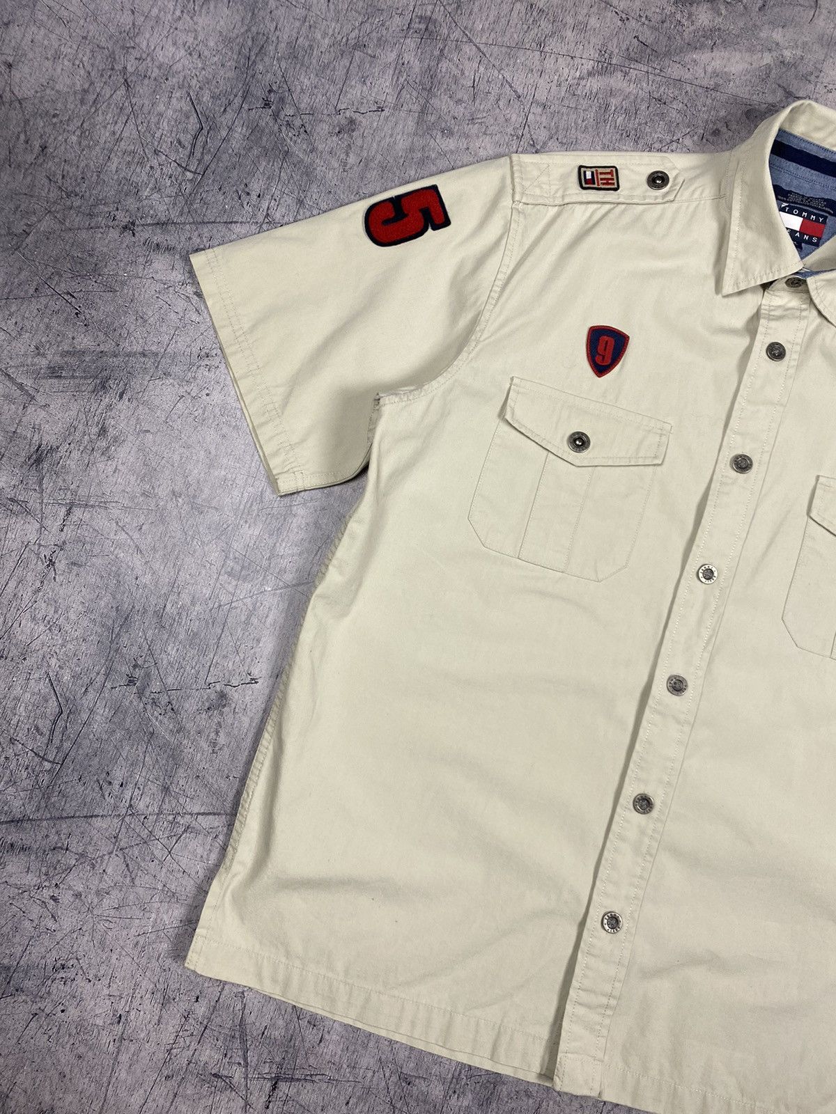 Designer × Tommy Hilfiger × Vintage Vintage Tommy Hilfiger Designer Button Up Shirt Size M Size US M / EU 48-50 / 2 - 3 Thumbnail