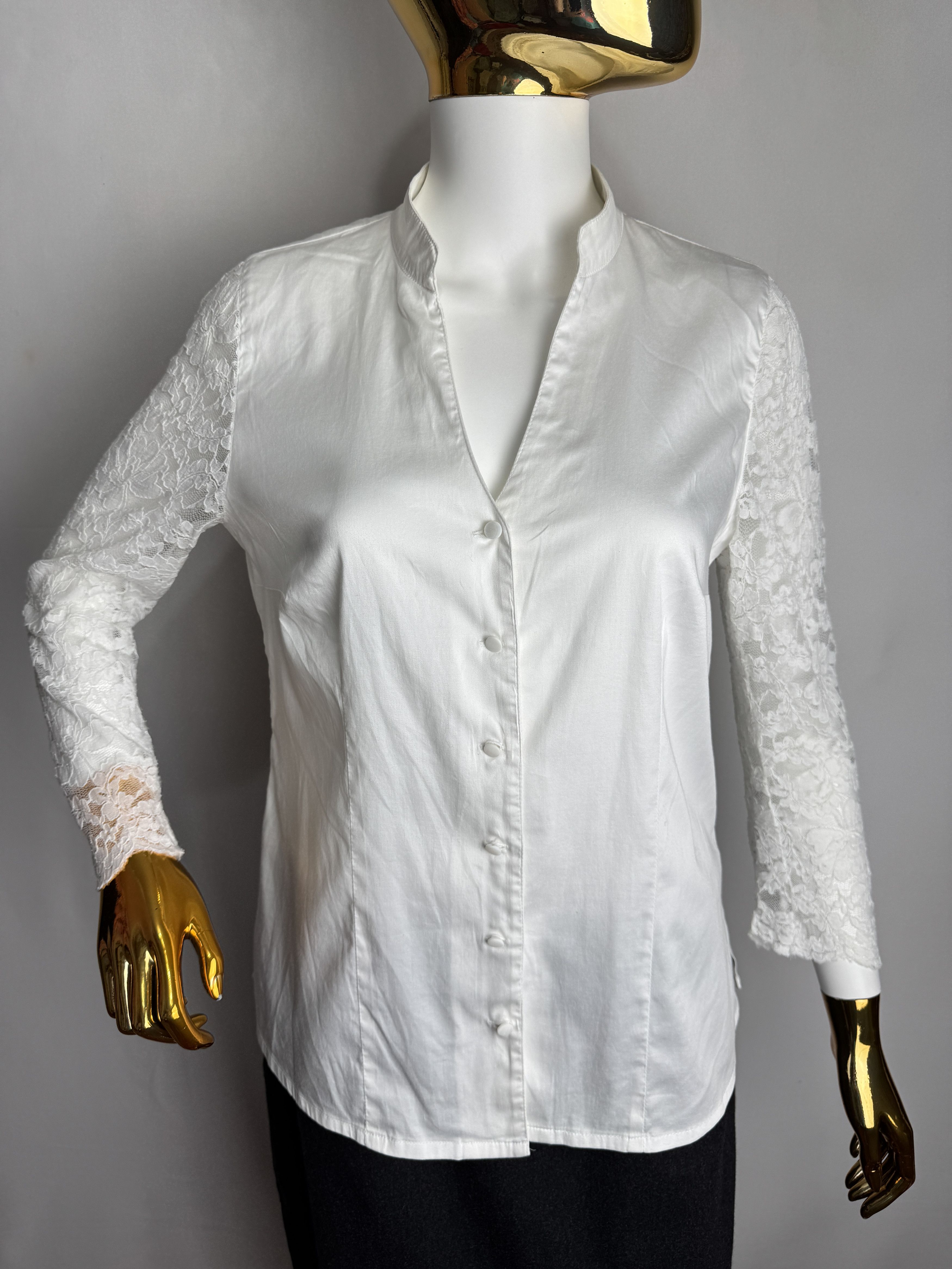 Other × Vintage WALDORFF women’s Austrian lace sleeve blouse Size S / US 4 / IT 40 - 1 Thumbnail