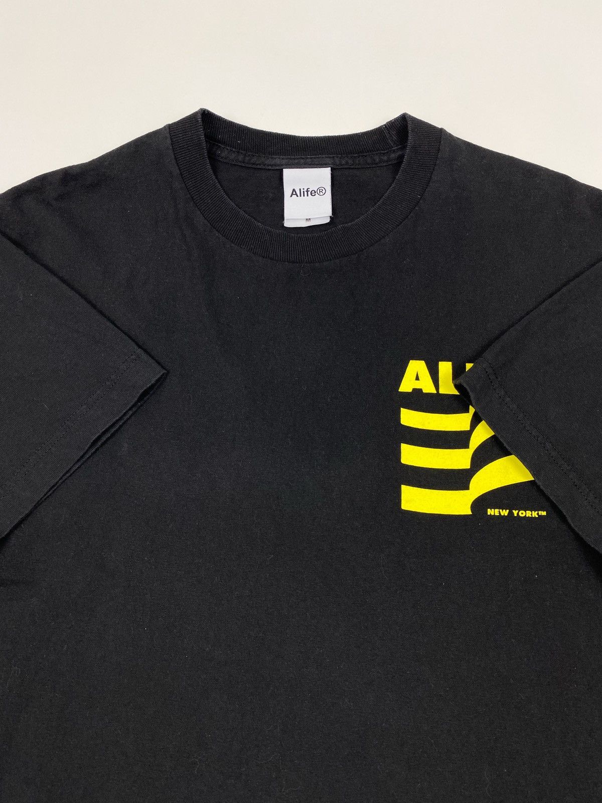 Alife Alife New York Museum Graphic Tee Size US M / EU 48-50 / 2 - 3 Thumbnail