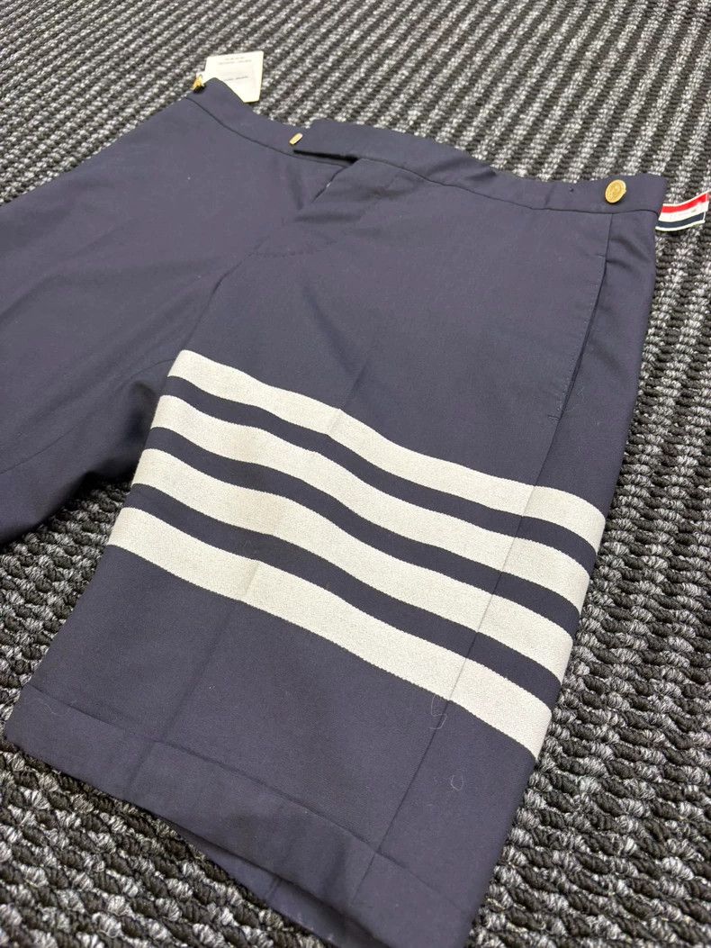 Thom Browne Thom Browne Casual pants and shorts in navy blue Size US 27 - 3 Thumbnail