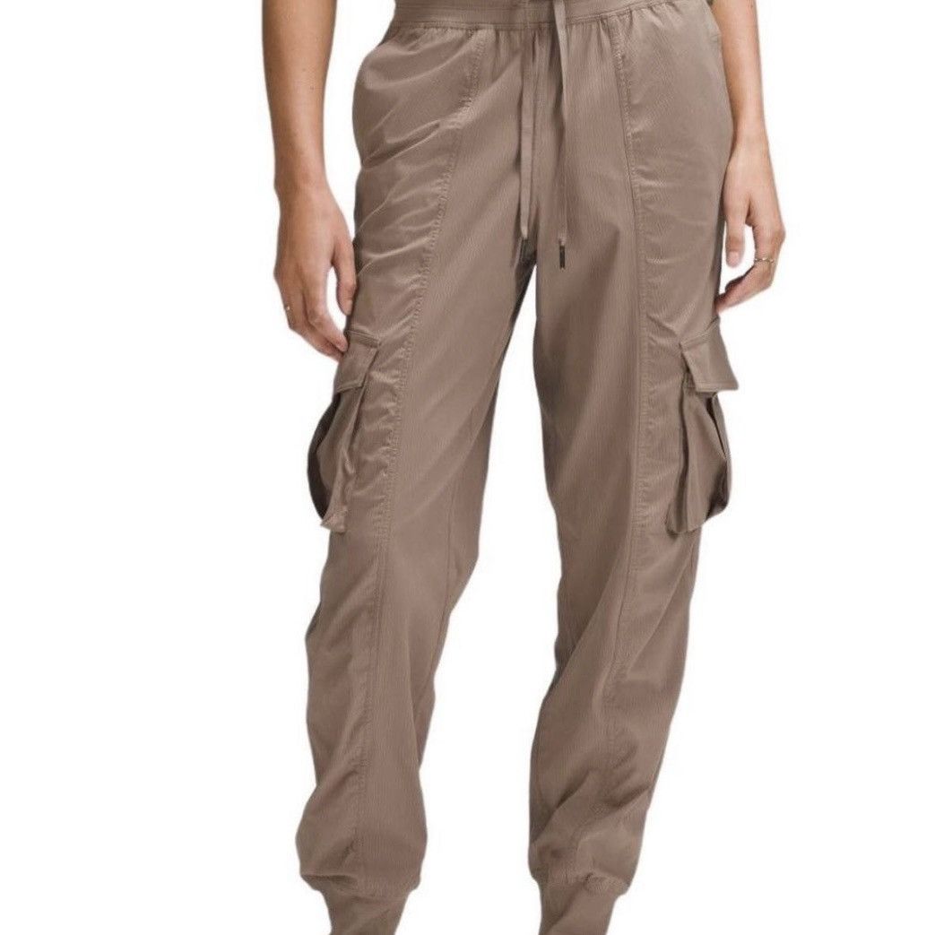 Lululemon Lululemon Dance Studio Relaxed-Fit Mid-Rise Cargo Joggers | Size 24" / US 00 / IT 34 - 1 Thumbnail