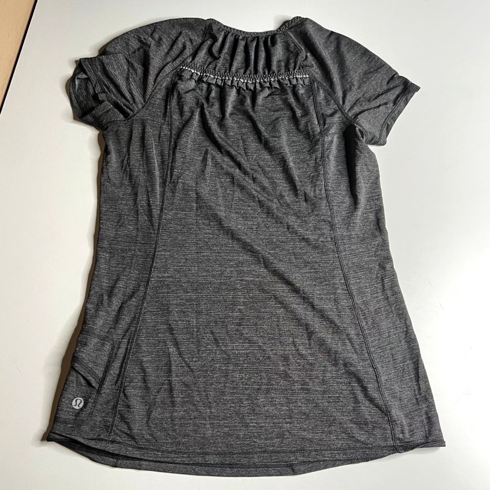 Lululemon Lululemon Run Dash Tee Gray Heathered Short Sleeve Running Shirt Women Size 4 Size S / US 4 / IT 40 - 5 Thumbnail