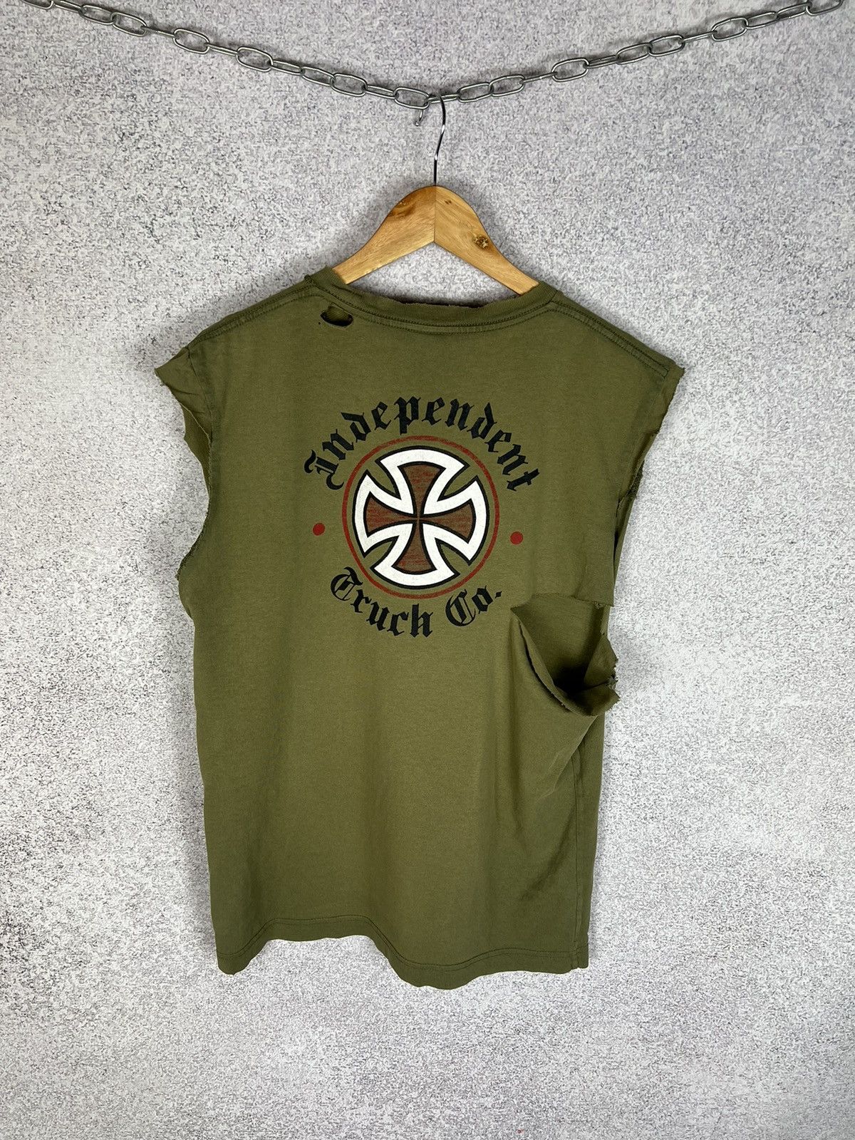 Independent Truck Co. Vintage Independent Truck Ko Big Logo Trashed Tee Sun Faded Size US M / EU 48-50 / 2 - 2 Thumbnail
