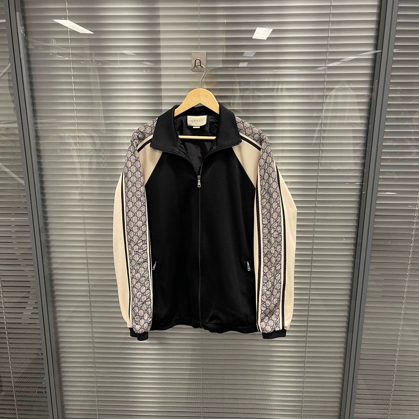 Gucci Gucci black-white GG side allover zip jacket M new Size US M / EU 48-50 / 2 - 1 Thumbnail