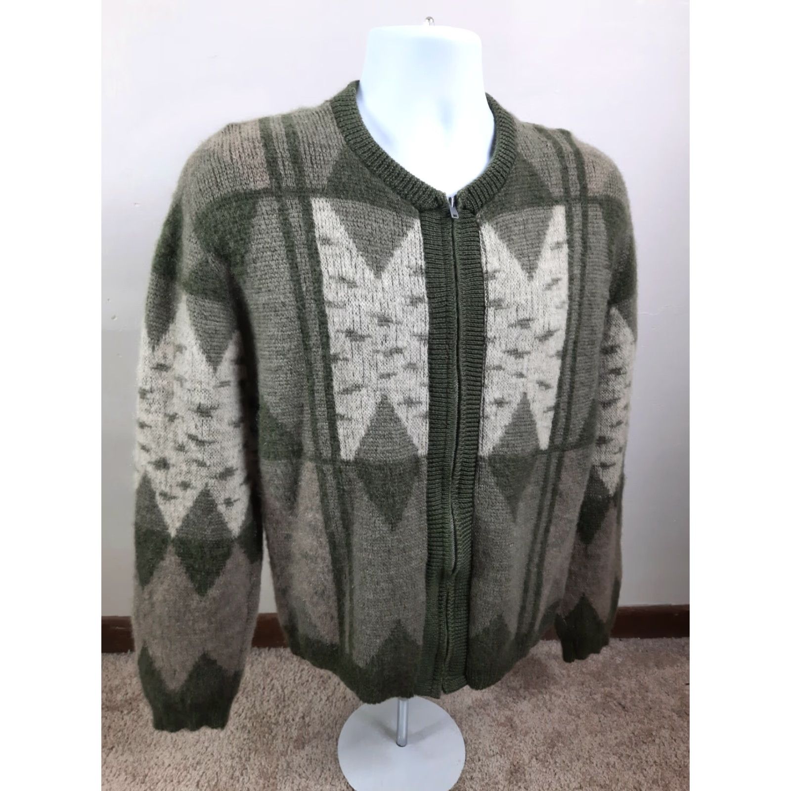 Van Heusen VINTAGE Van Heusen Cardigan Sweater M Acrylic Green Geometric Full Zip USA 70s Mens Size US M / EU 48-50 / 2 - 5 Thumbnail