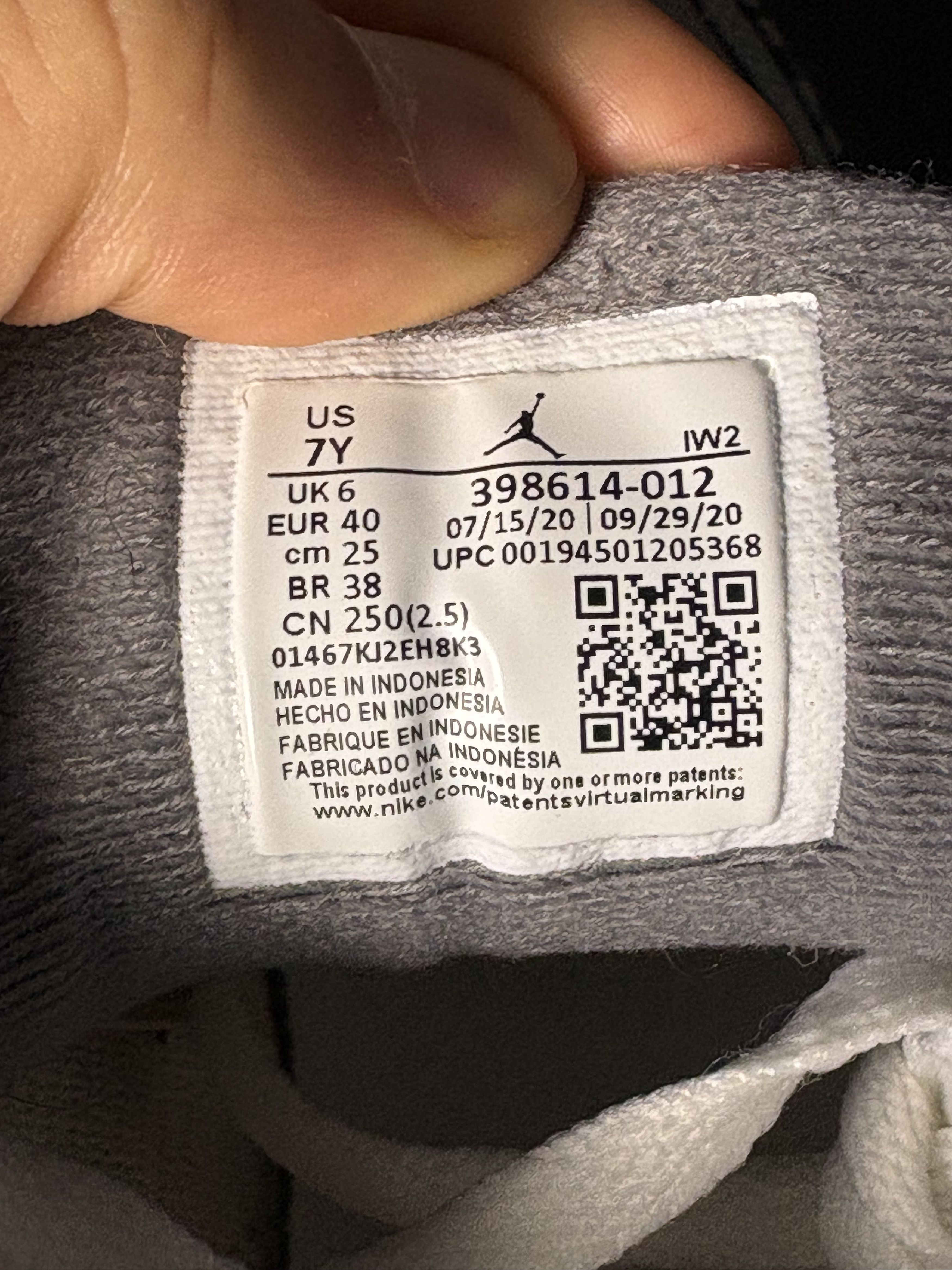 Jordan Brand Air Jordan 3 Retro "Cool Grey" (2021) (GS) **PRE-OWNED** Size US 7 / EU 40 - 6 Thumbnail