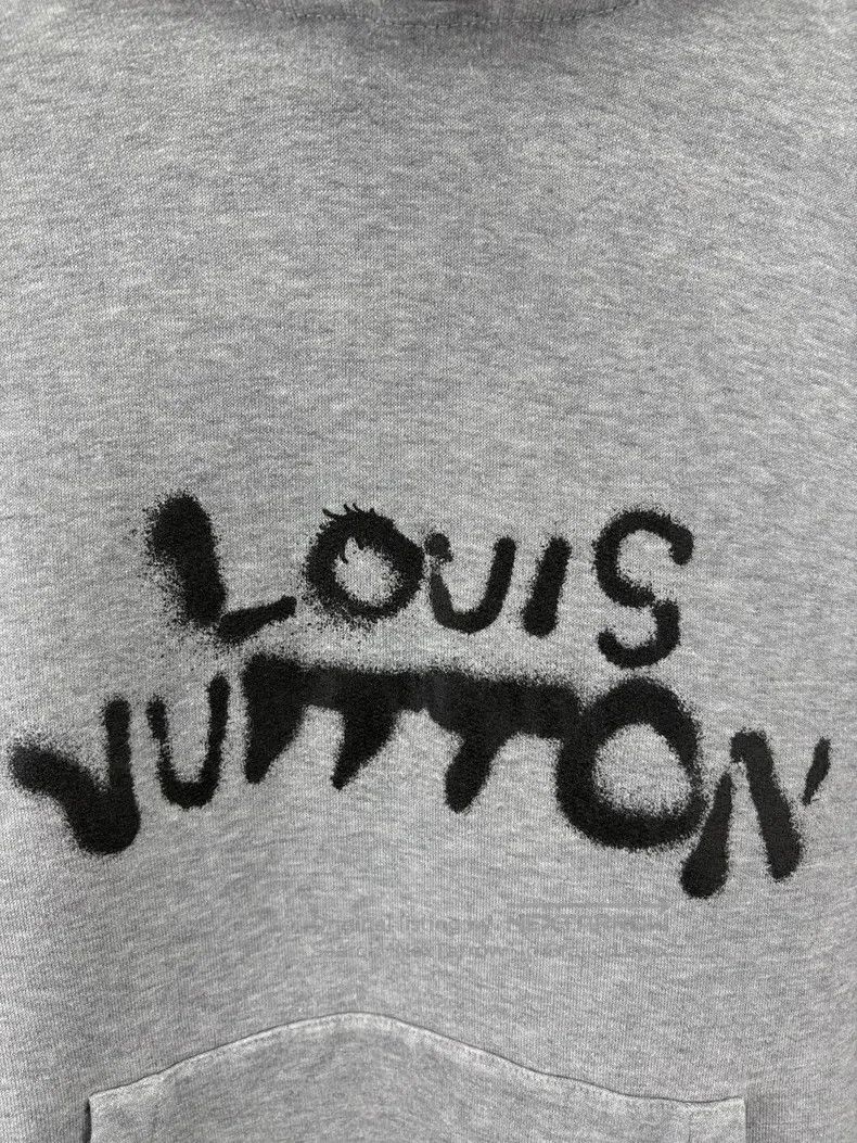 Louis Vuitton Louis Vuitton Graffiti logo portrait hoodie Size US M / EU 48-50 / 2 - 3 Thumbnail