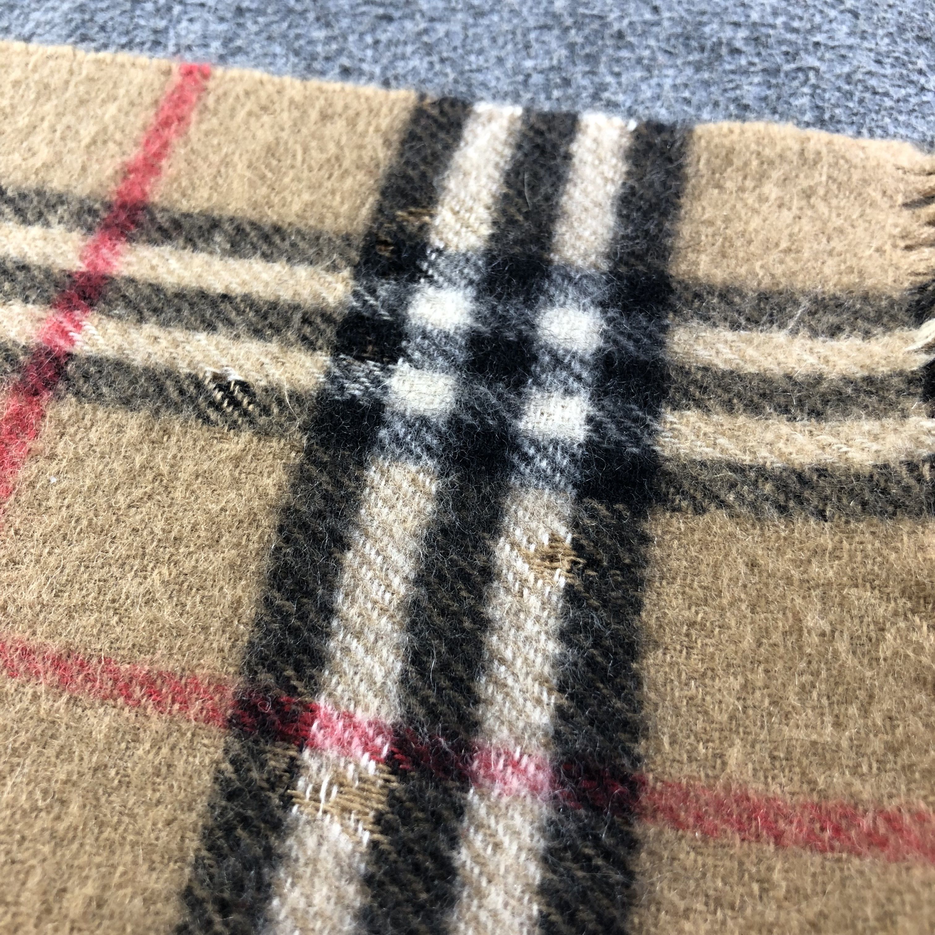 Burberry Burberrys Nova Check Tan Cashmere Scarf Muffler V1781 Size ONE SIZE - 7 Thumbnail