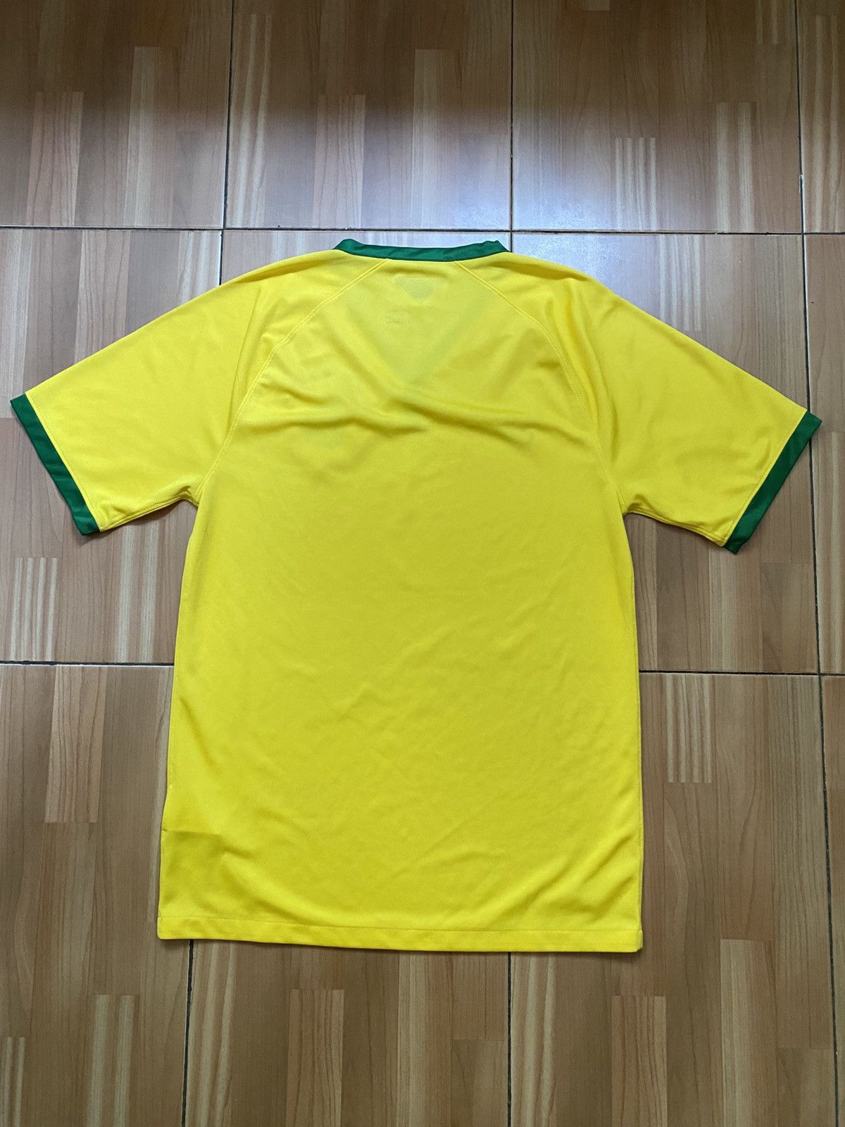 Nike Nike BRASIL 2014 2015 HOME FOOTBALL SHIRT SOCCER JERSEY Size US S / EU 44-46 / 1 - 5 Thumbnail