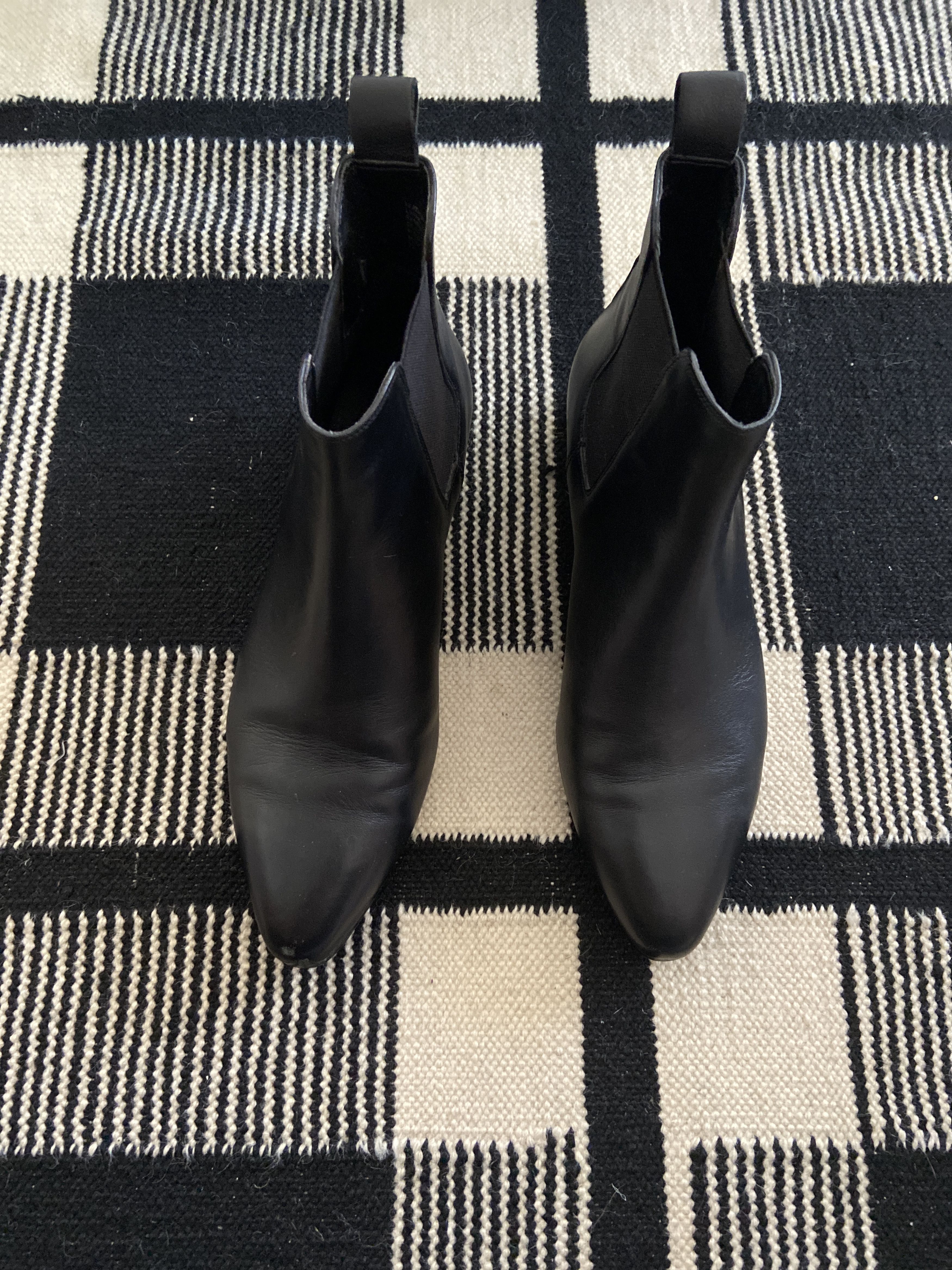 Banana Republic Leather Ankle Boots Size US 7 / IT 37 - 1 Thumbnail