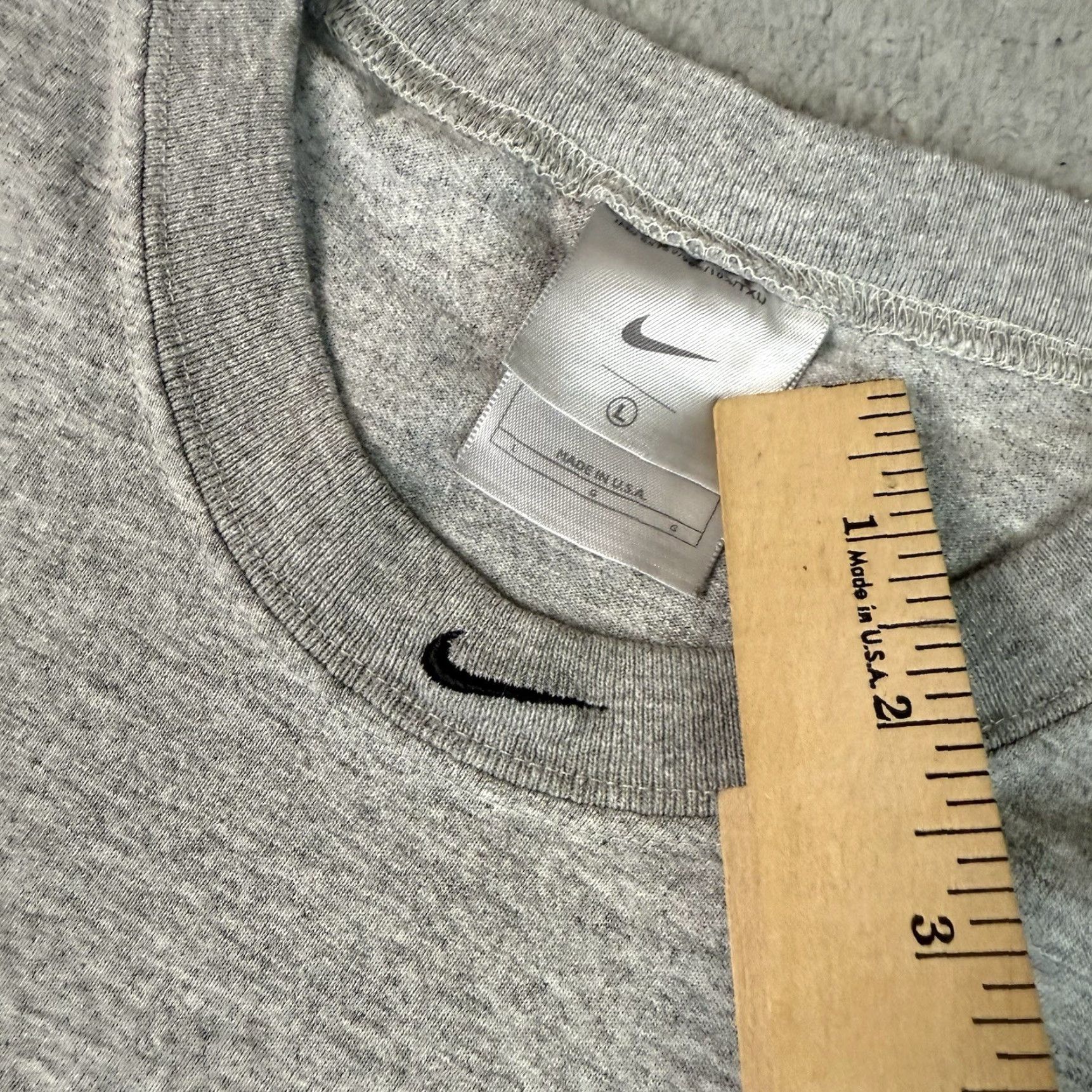 Nike VINTAGE Nike Shirt Mens L Gray Cut Off Center Swoosh Basketball Essential Size US L / EU 52-54 / 3 - 4 Thumbnail