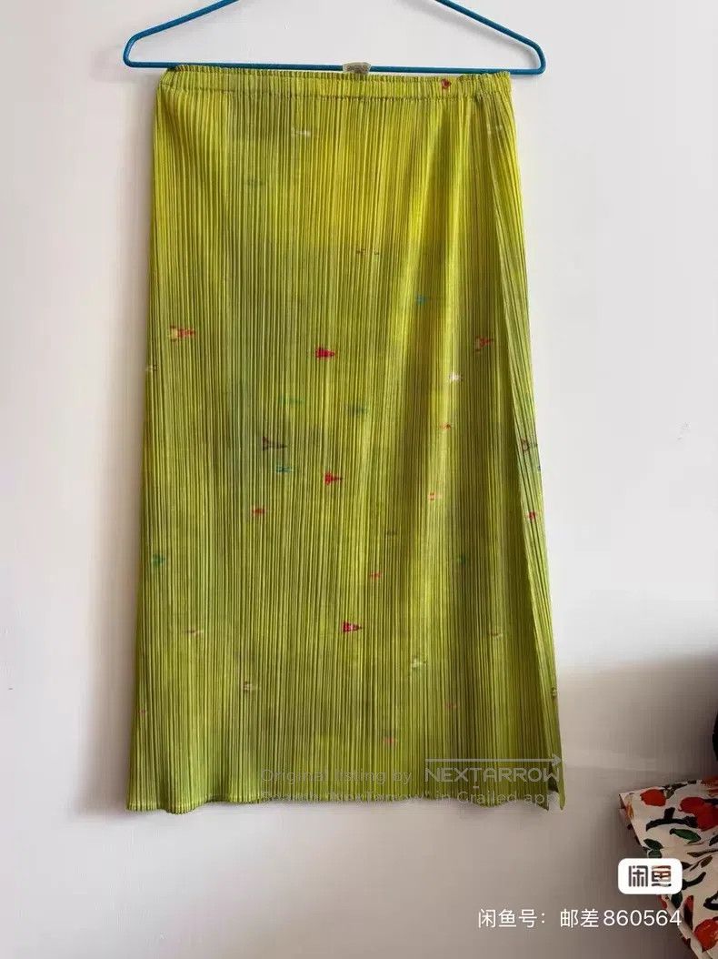 Issey Miyake Issey Miyake size:3 Avocado Green Skirt Size 31" - 1 Thumbnail