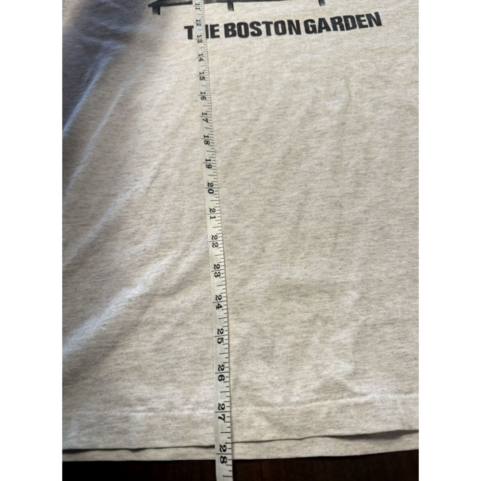 Vintage VINTAGE Unbranded T-Shirt Boston Garden Bruins Celtics Three Chairs Stitch 90s Mens Large Gray Short Sleeve Graphic Print Size US L / EU 52-54 / 3 - 3 Thumbnail