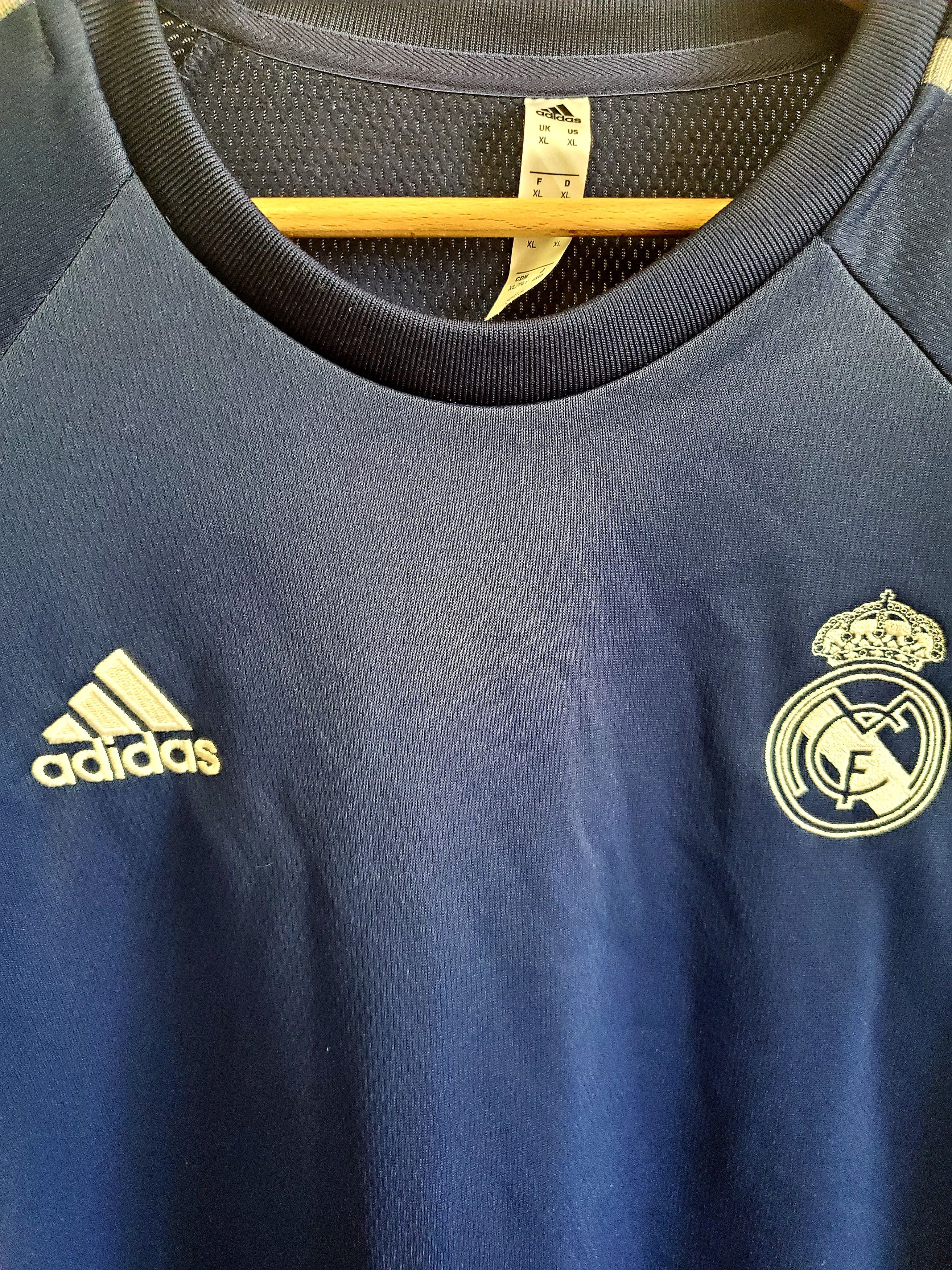 Adidas real madrid travel sweatshirt size XL ideal condition Size US XL / EU 56 / 4 - 3 Thumbnail