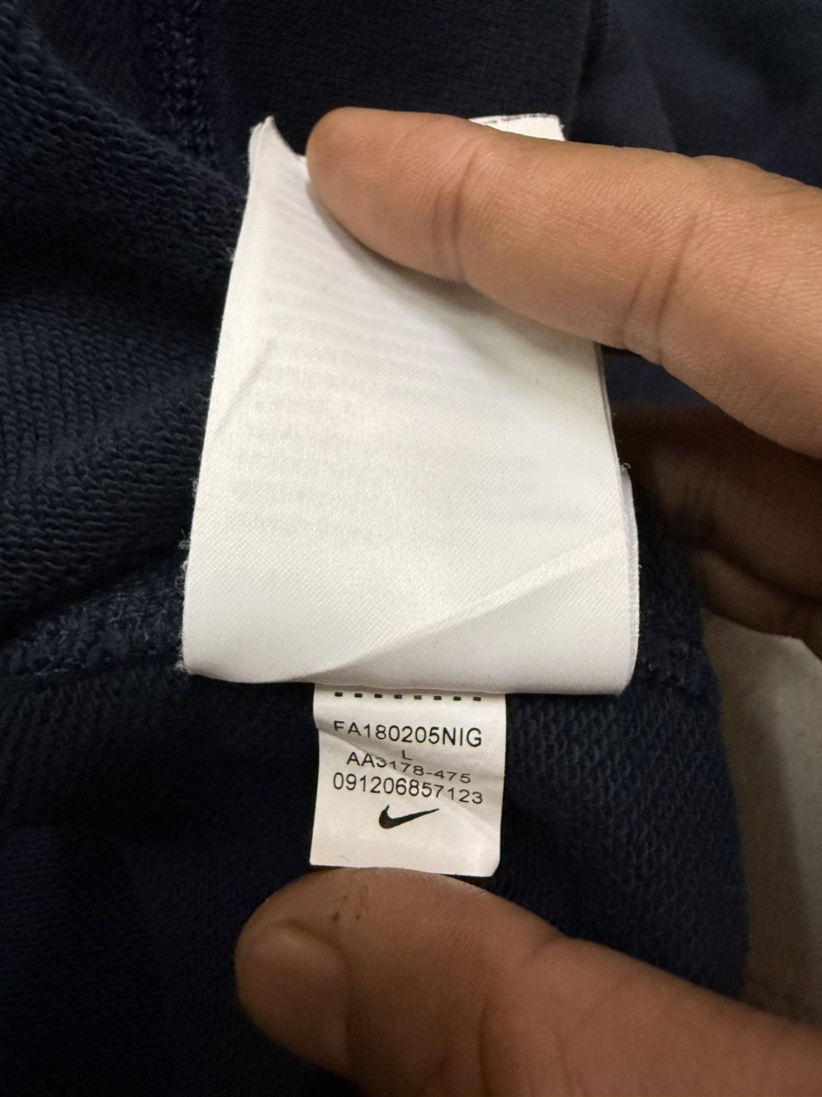 Nike Nike Swoosh Blue Tag Small Logo Sweatshirt Size US S / EU 44-46 / 1 - 13 Thumbnail