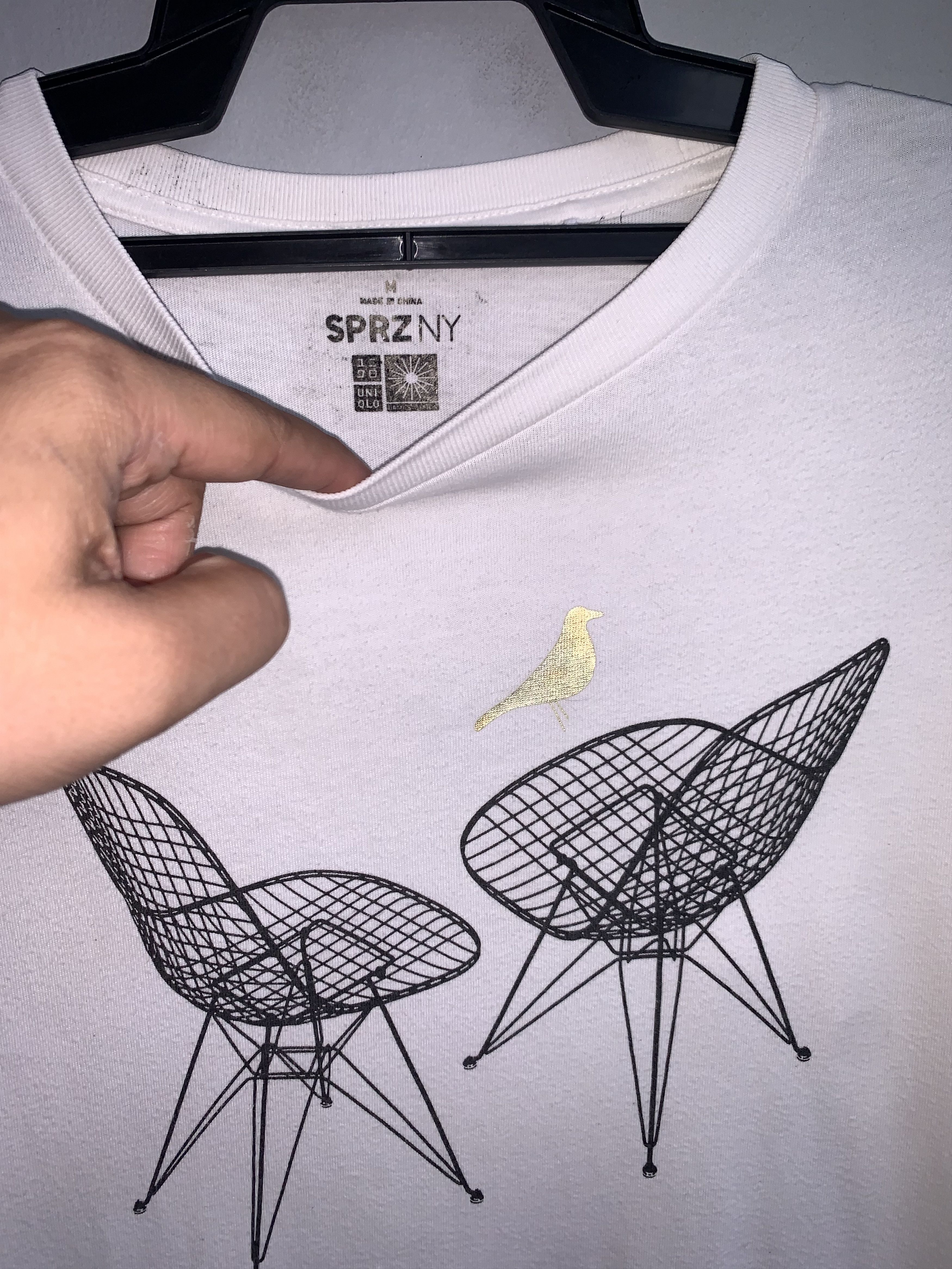 MoMA MoMA Eames Chair Uniqlo Shirt Size US M / EU 48-50 / 2 - 2 Thumbnail