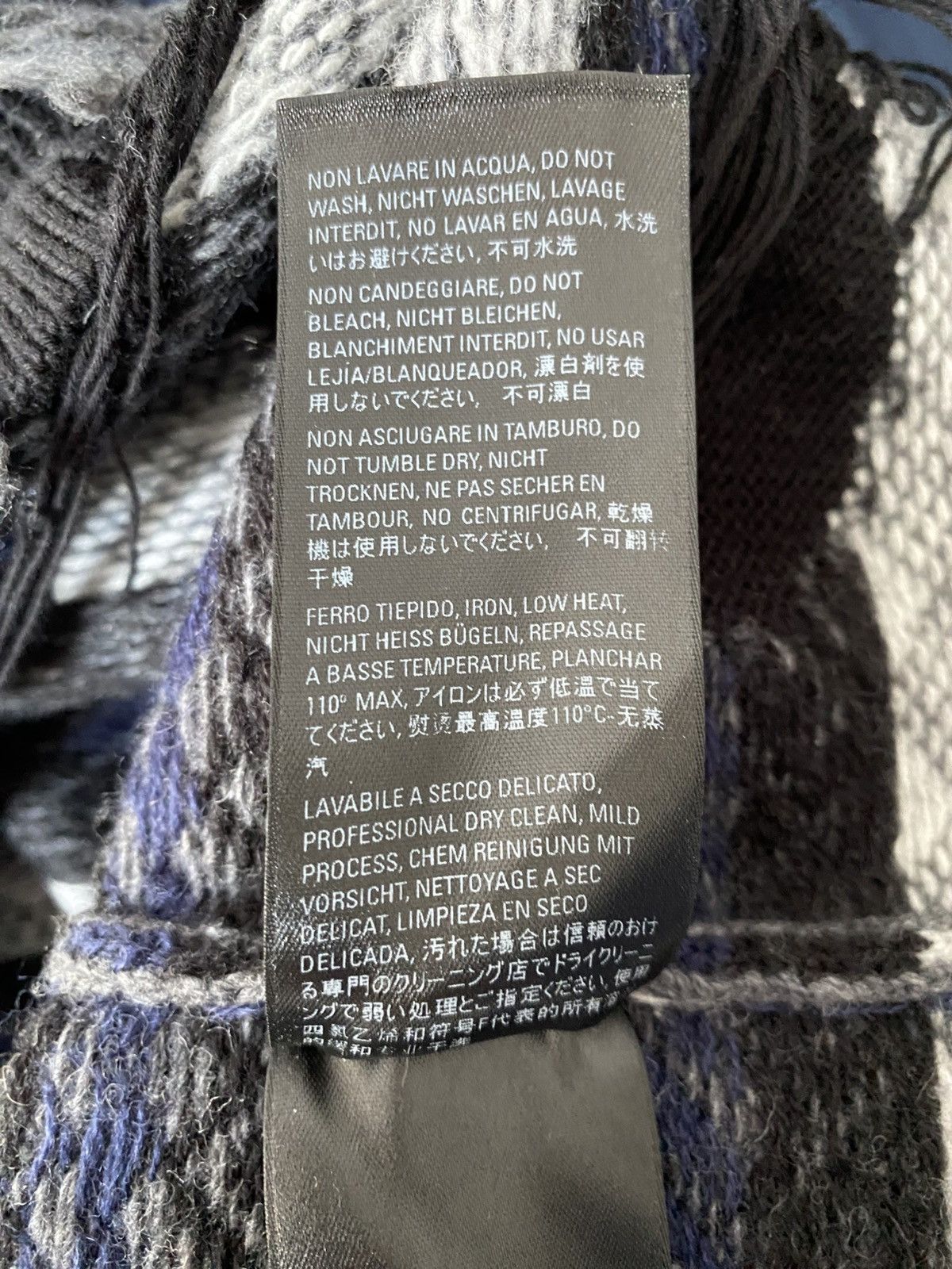 Balenciaga Balenciaga distressed sweatshirt Size US S / EU 44-46 / 1 - 6 Thumbnail