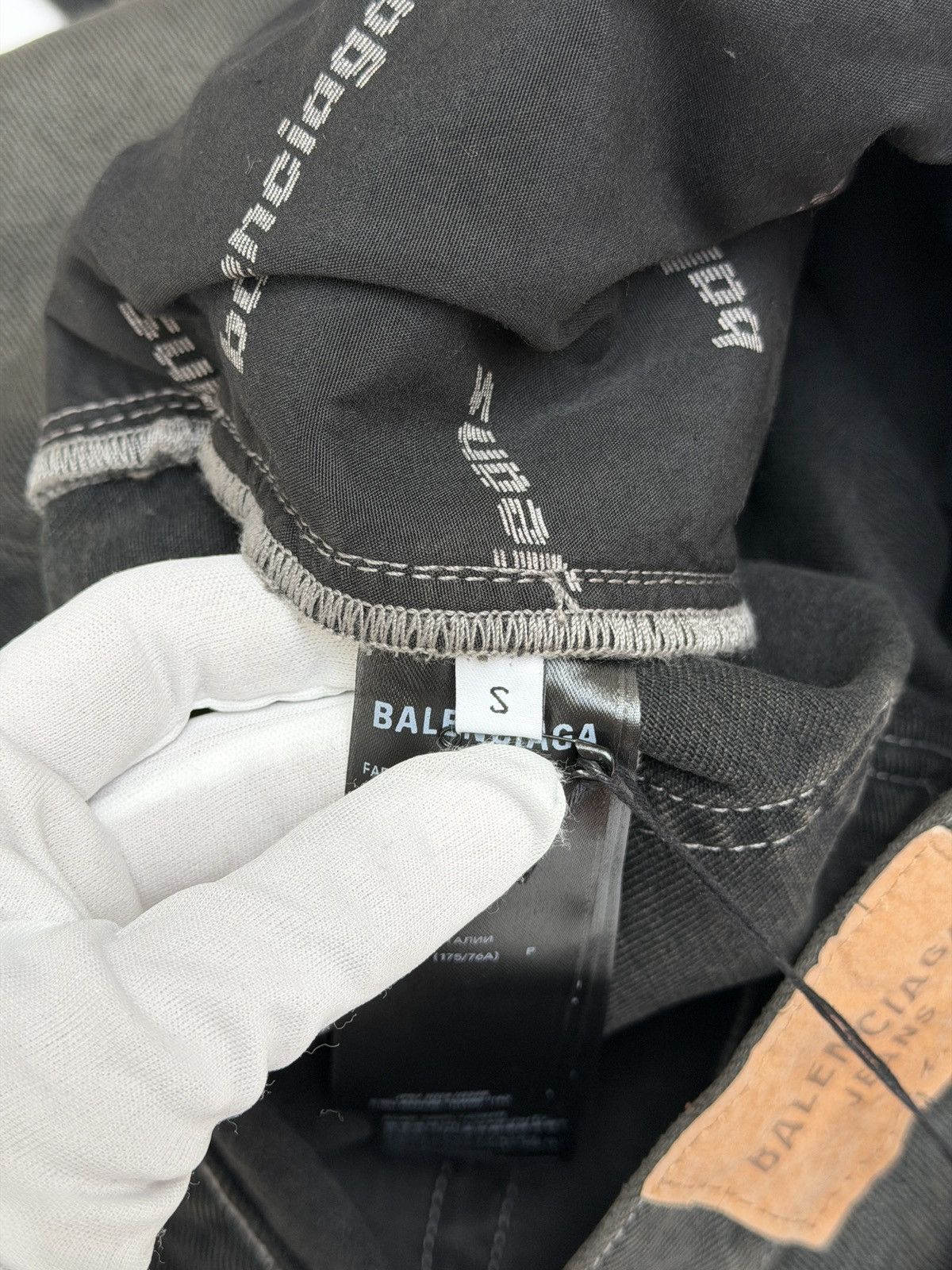 Balenciaga Balenciaga Destroyed Straight Denim Pant Anthracite Size US 30 / EU 46 - 12 Thumbnail