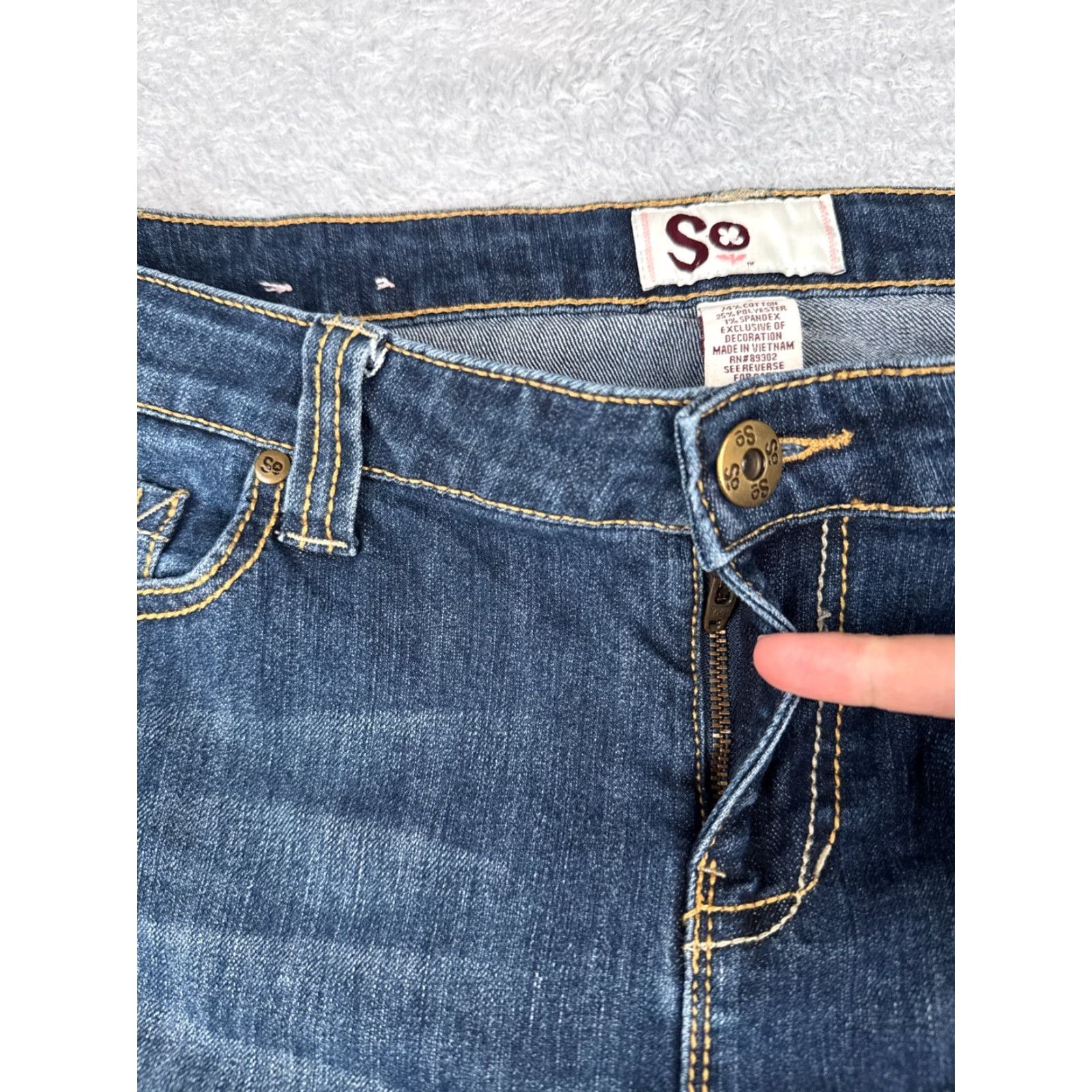 Vintage SO Jeans Women Capri Pants Jeans Blue Denim 34x17 High Rise 13 Juniors Cotton Blend Cropped Straight Pant Womens Capris 34x17 Size 34" / US 12 / IT 48 - 6 Thumbnail