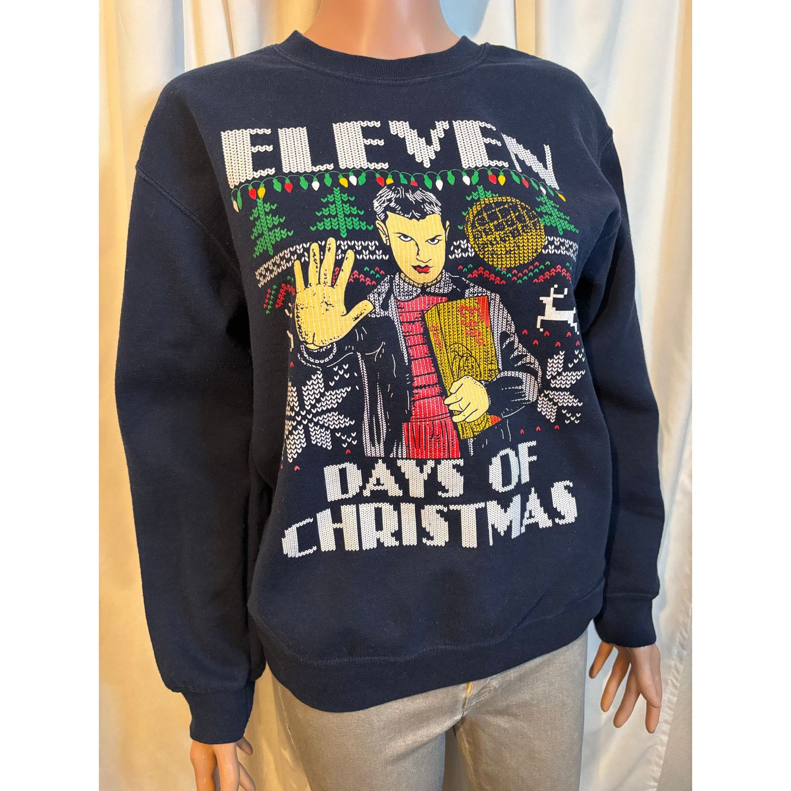 Gildan Stranger Things 11 Days of Christmas Sweater Size Small Size S / US 4 / IT 40 - 3 Thumbnail